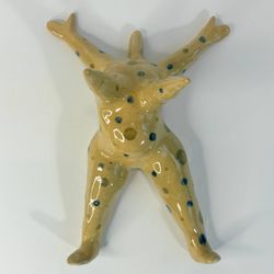 Любительница украшений