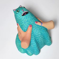 Кошка Ева, которая не любит обниматься