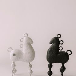 Настольные скульптуры "Кружевные кони"