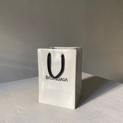 BALENCIAGA (size M)