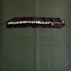 Интерьерное панно "Бусы на зеленом"