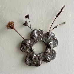Metallic flowers