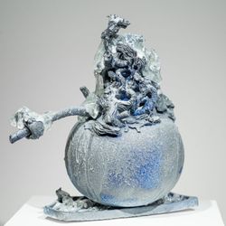 Sculpture with flower 3