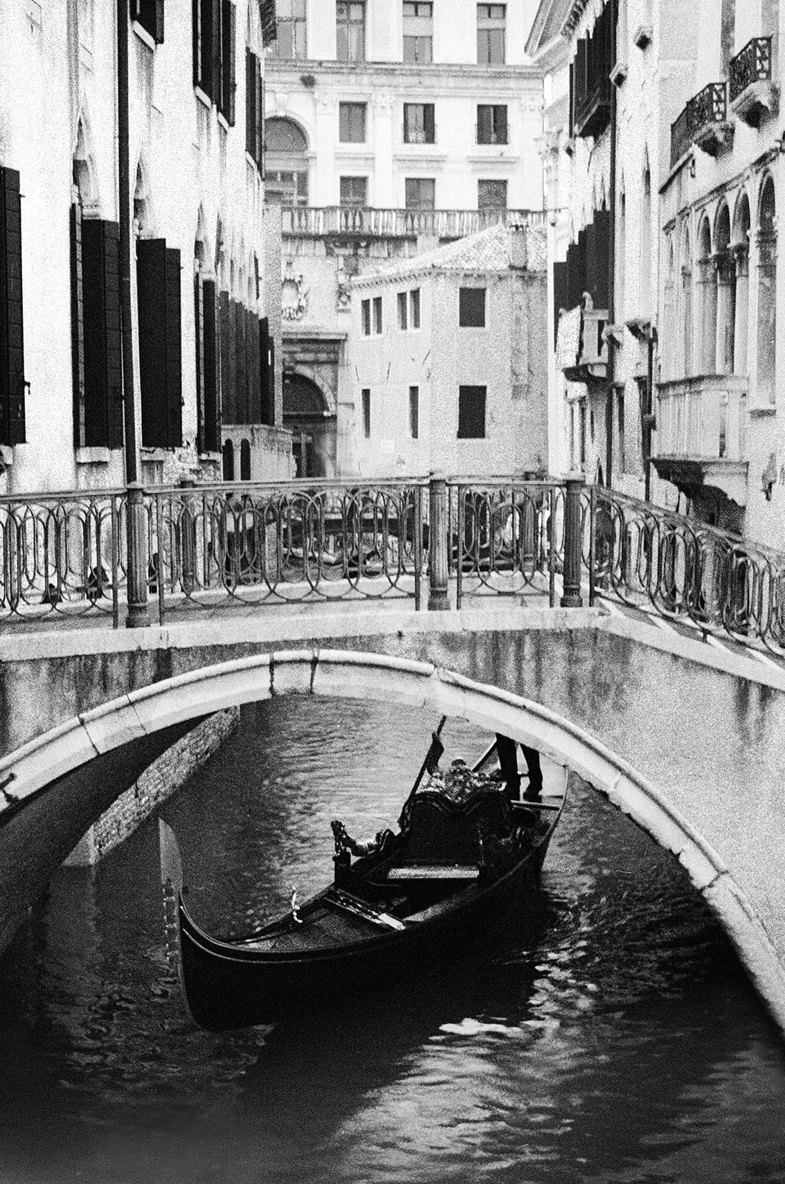 Lizabet Grace (Фотография - 
                  42 x 59 см) Venice Góndola | Венеция Гондола