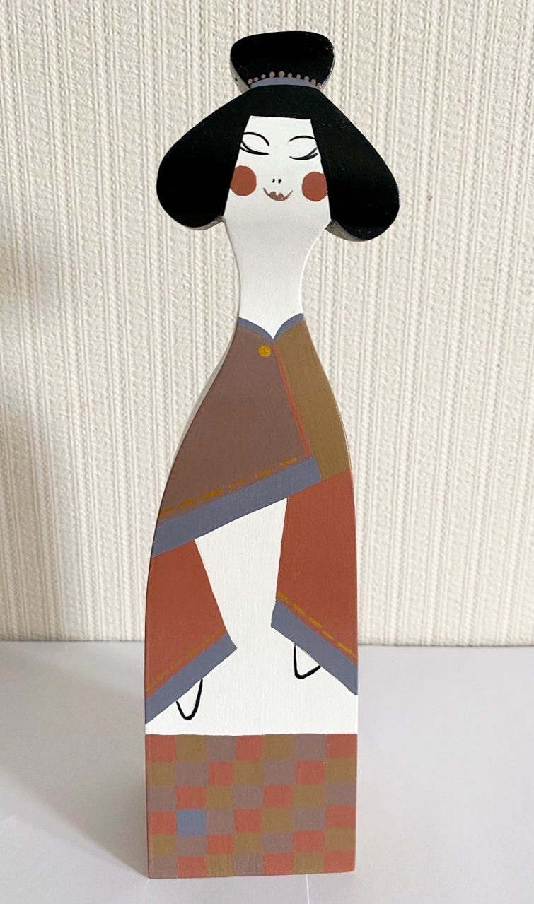 Марина Тийк (Скульптура - 
                  6.5 x 25 см) Японка в терракотовом кимоно