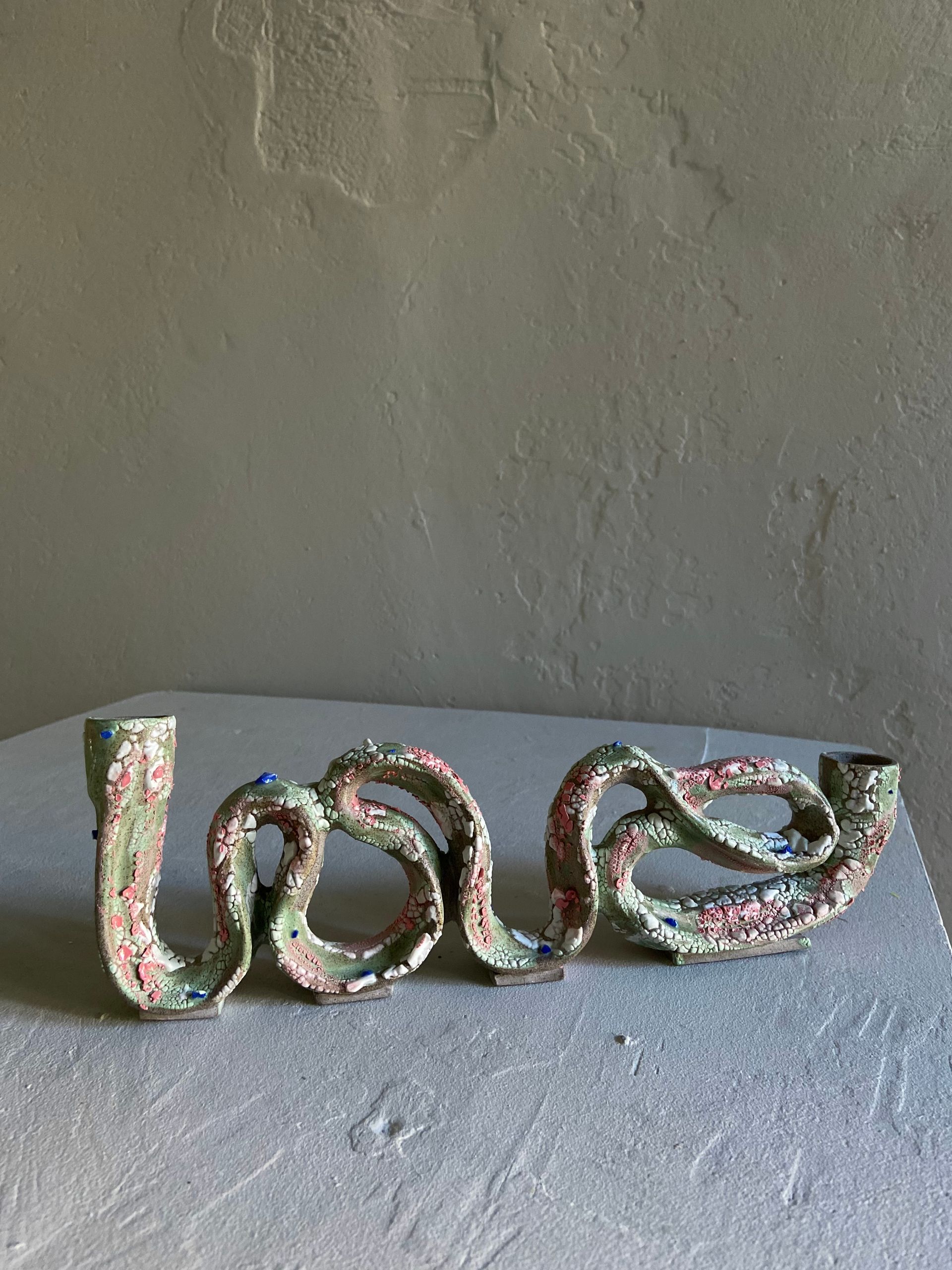 Елизавета Букина (Скульптура - 
                  30.5 x 10 см) Подсвечник "Love"