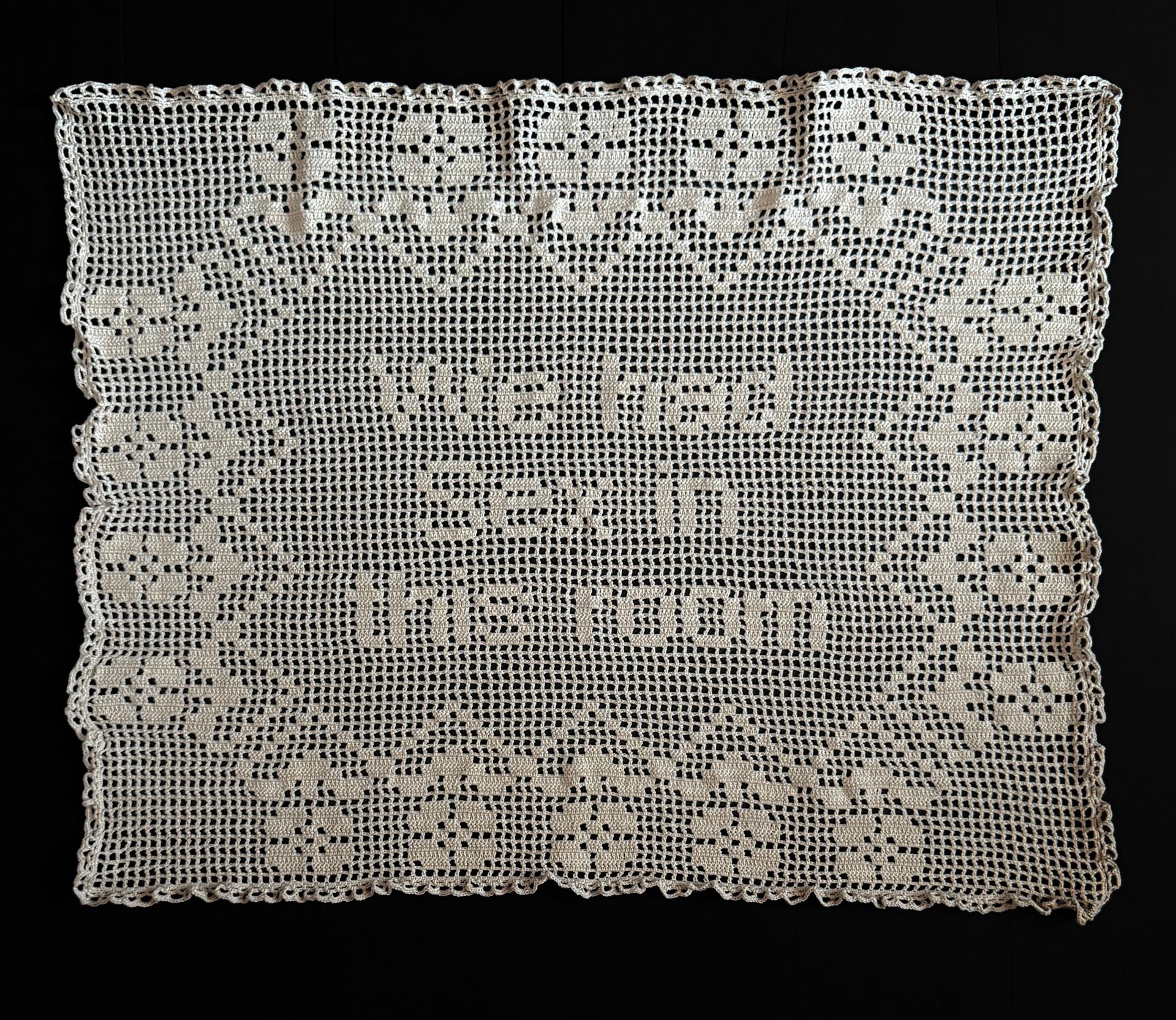 Виктория Зарецкая (embrassé par la muse) (Вышивка - 
                  87 x 70 см) We had s.x in this room