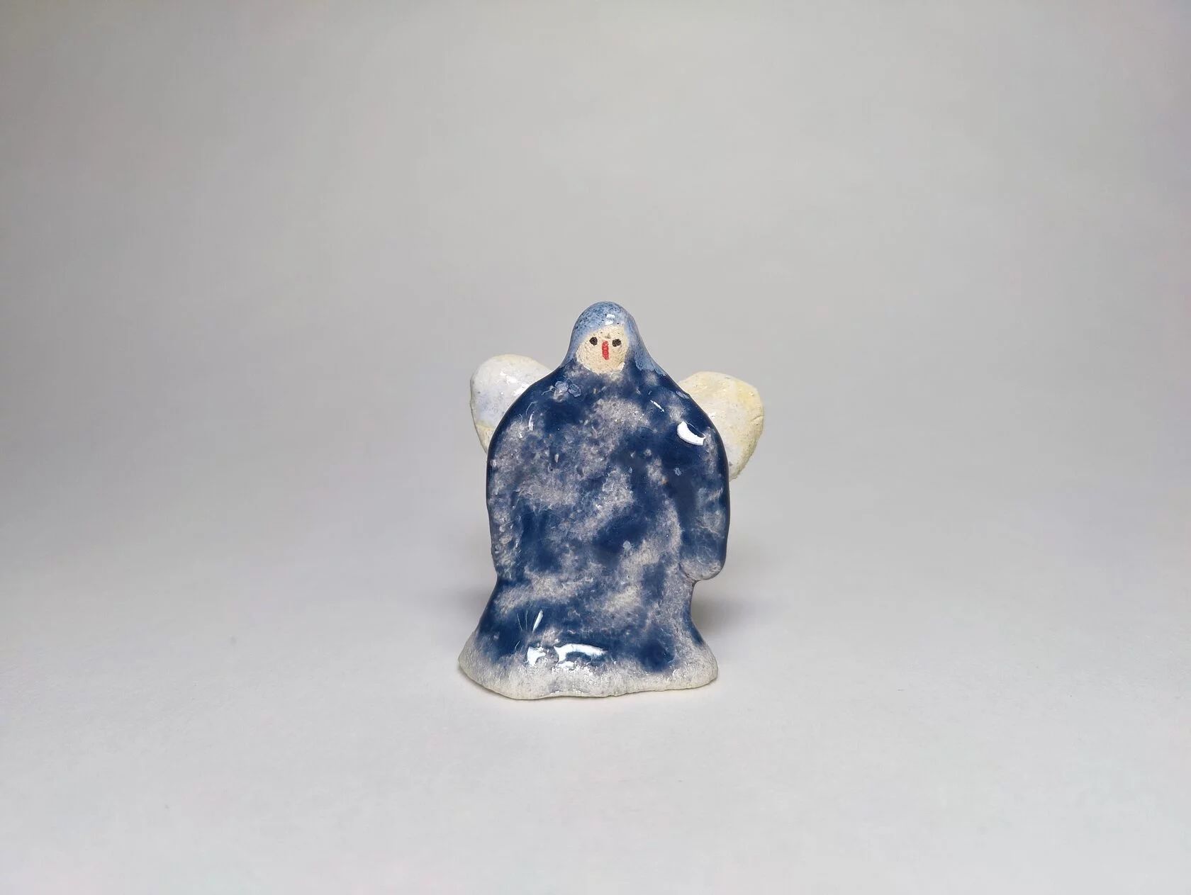 Анна Диал (Скульптура - 
                  3 x 5 см) Мини ангел в синей мантии