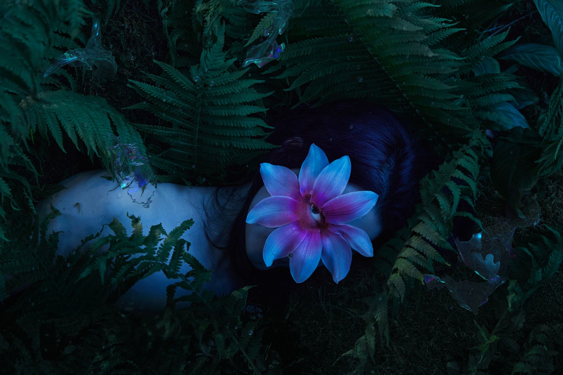 Валерия Бурлюк (Фотография - 
                  67 x 45 см) Магический Цветок