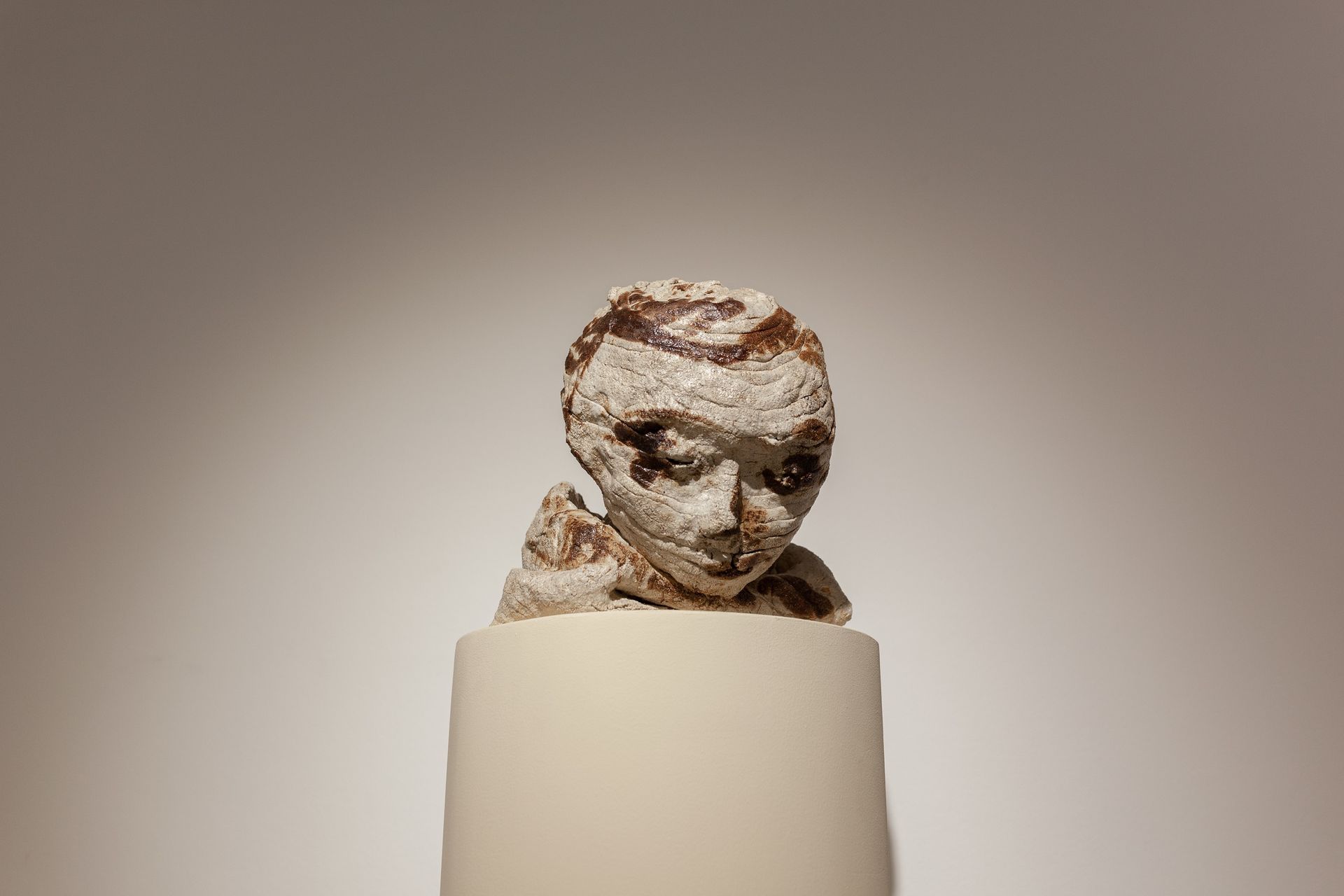 Алена Кость (Скульптура - 
                  30 x 32 см) Голова N6