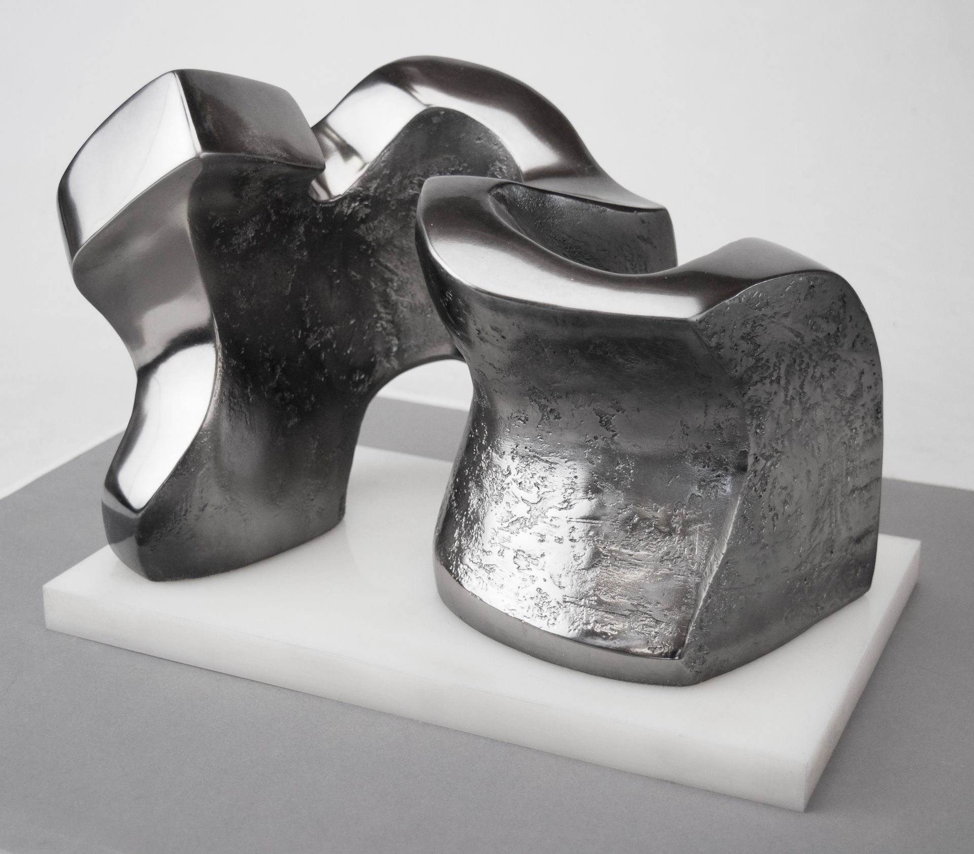 Сергей Борисов (Скульптура - 
                  33 x 23 см) Лабиринт