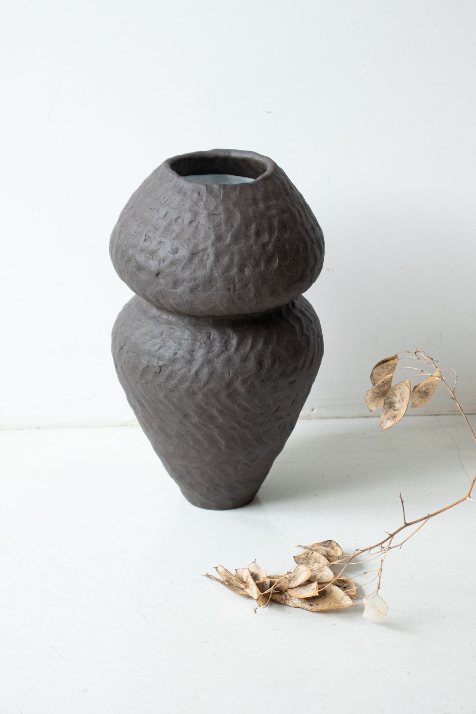 Наталья Карминова (Скульптура - 
                  17 x 29 см) Скульптурная ваза №176 "Венера"