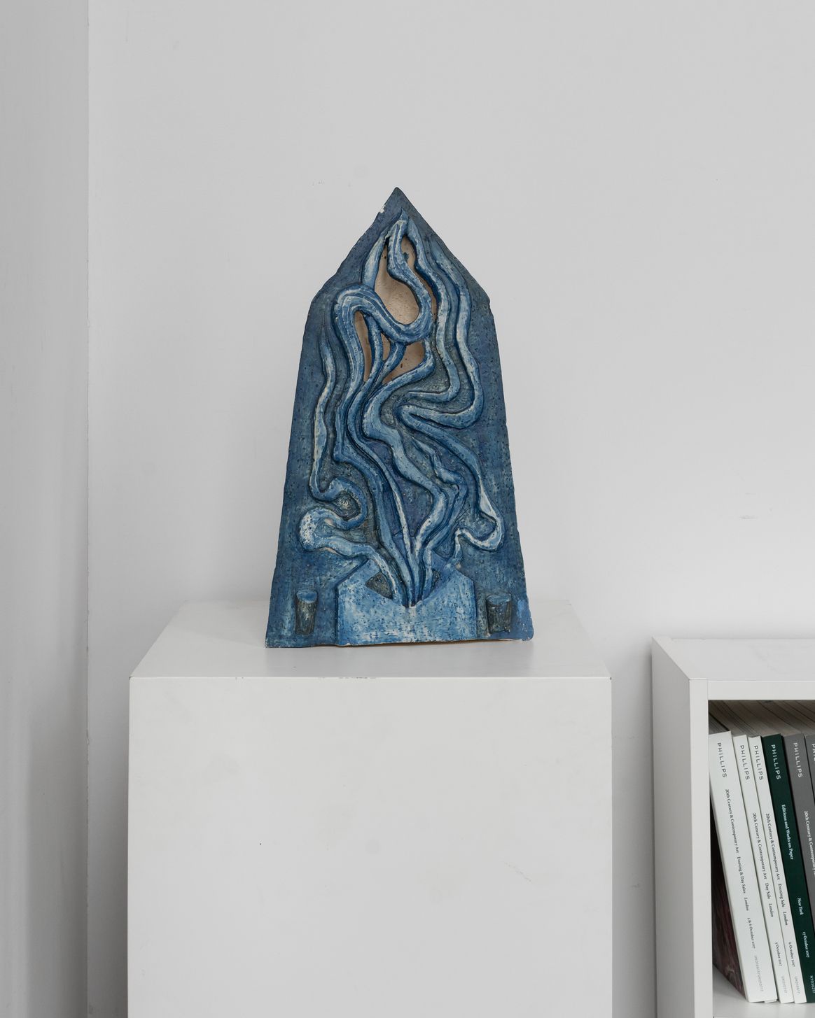 Антон Кушаев (Скульптура - 
                  25 x 45 см) Ваза