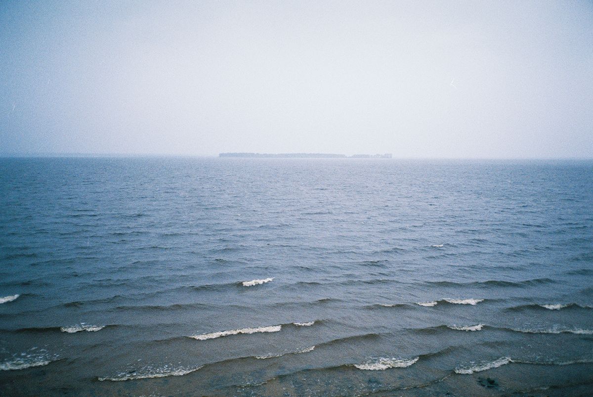 Дарья Назарова (Фотография - 
                  30 x 40 см) Время воды. Остров в водохранилище