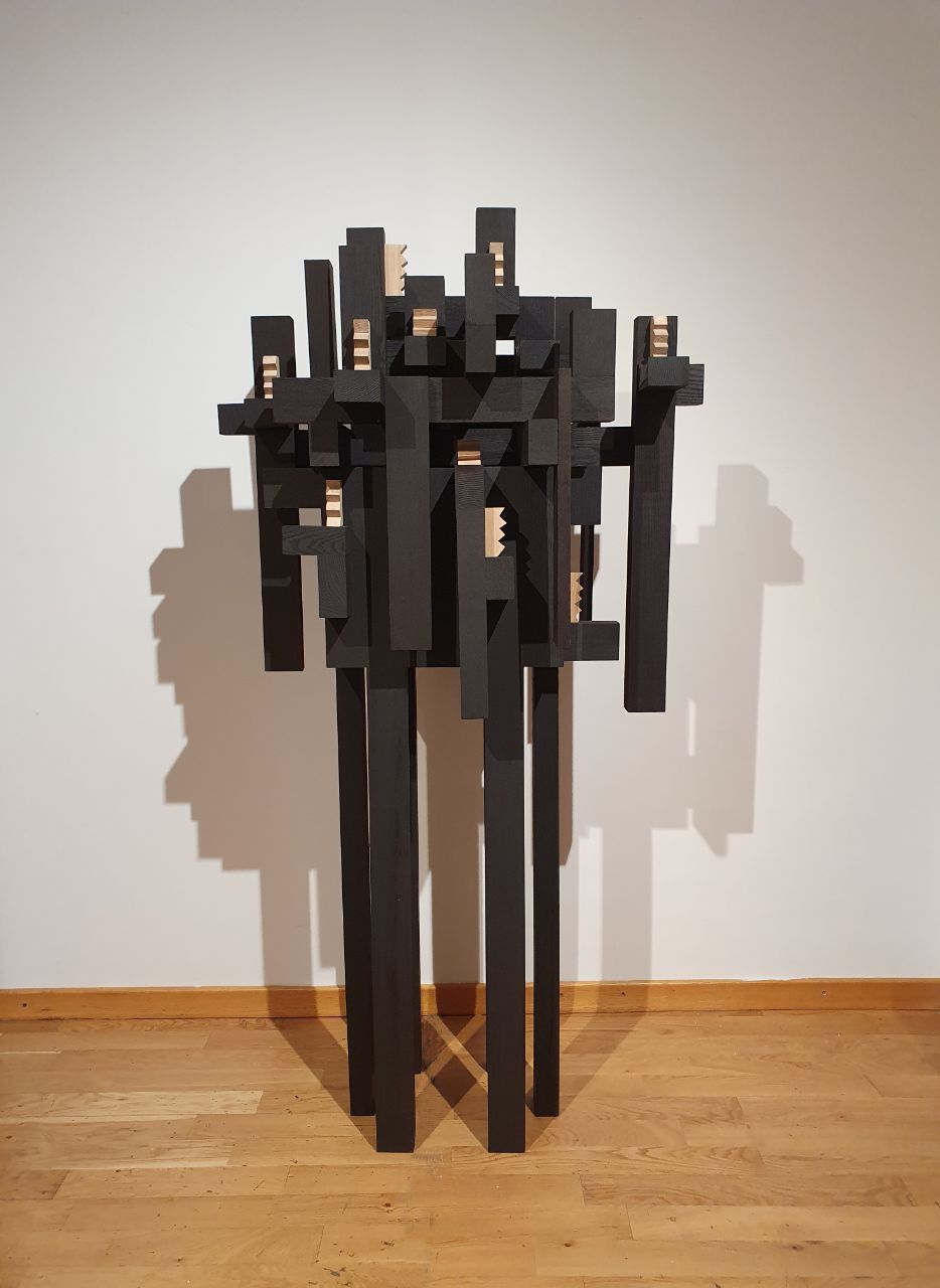 Валерий Осмаков (Скульптура - 
                  70 x 160 см) Nomad