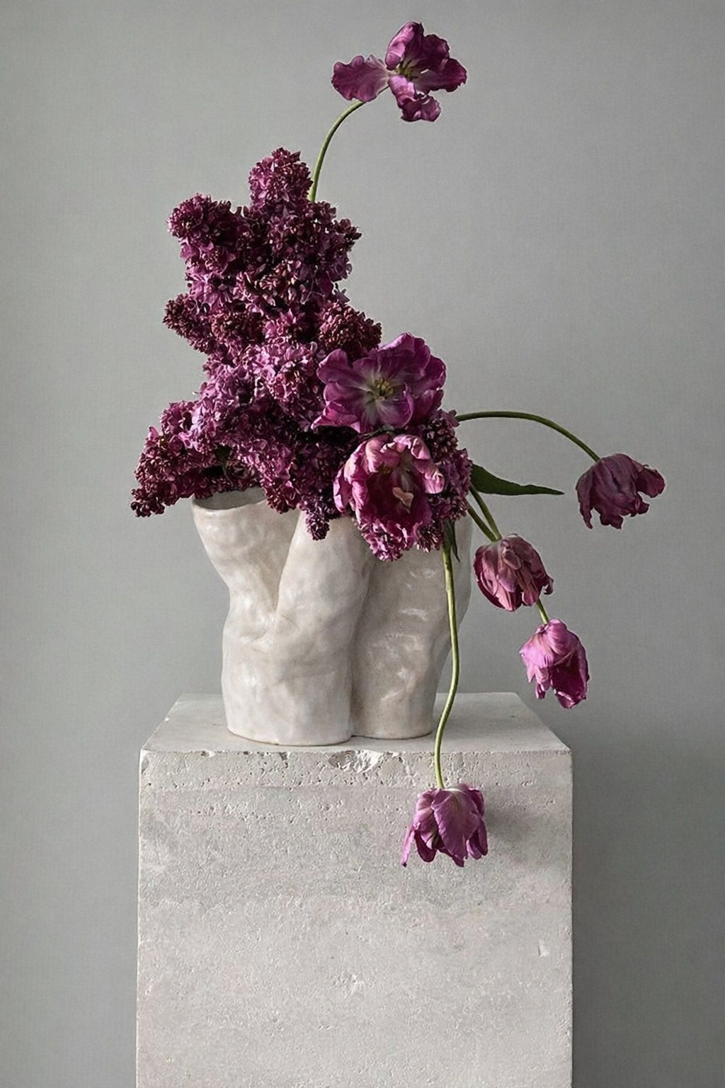 Алина Егорова (Скульптура - 
                  21 x 26 см) Ваза "Мягкое равновесие"