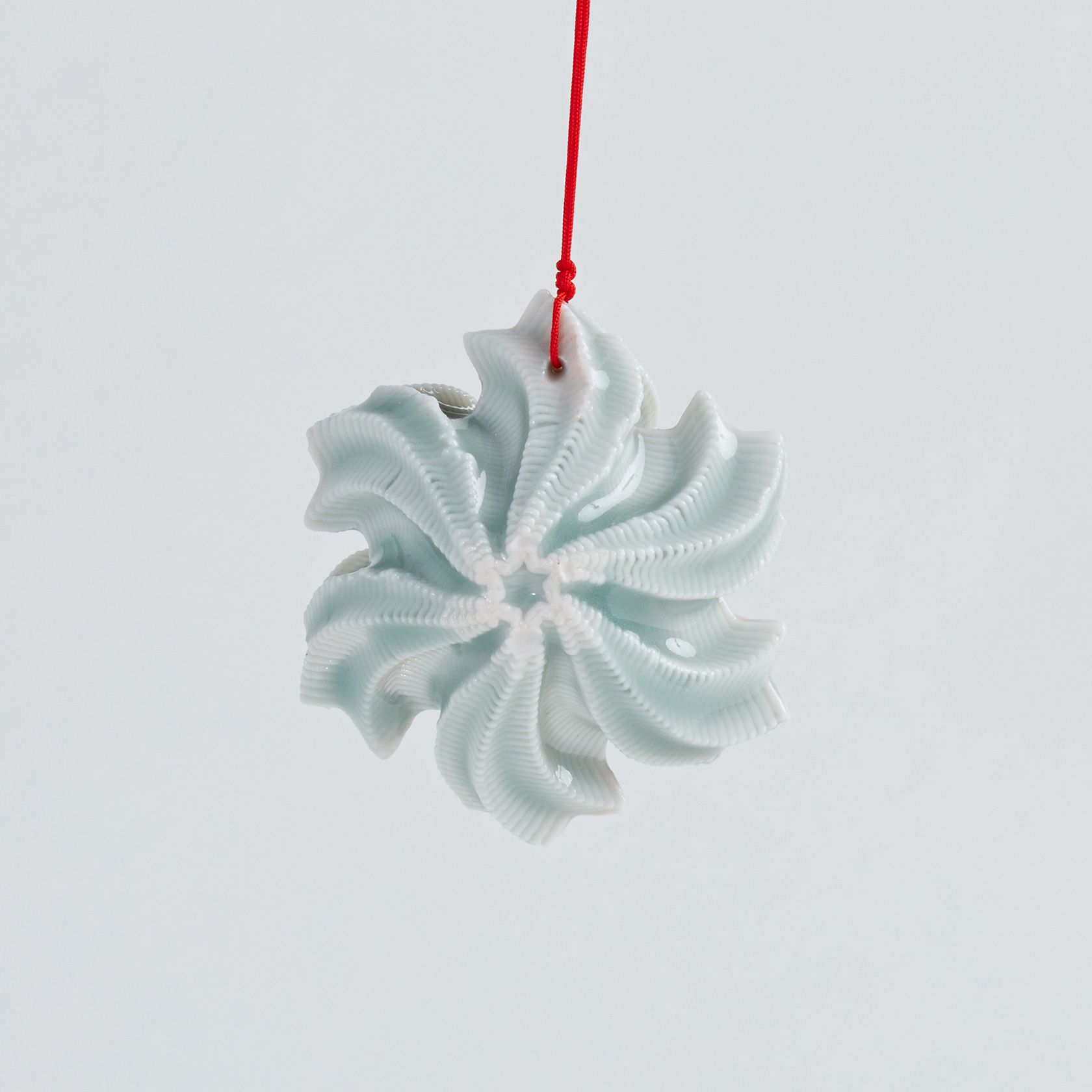 Данил Карамушкин (Скульптура - 
                  7 x 7 см) Snowflake № 04