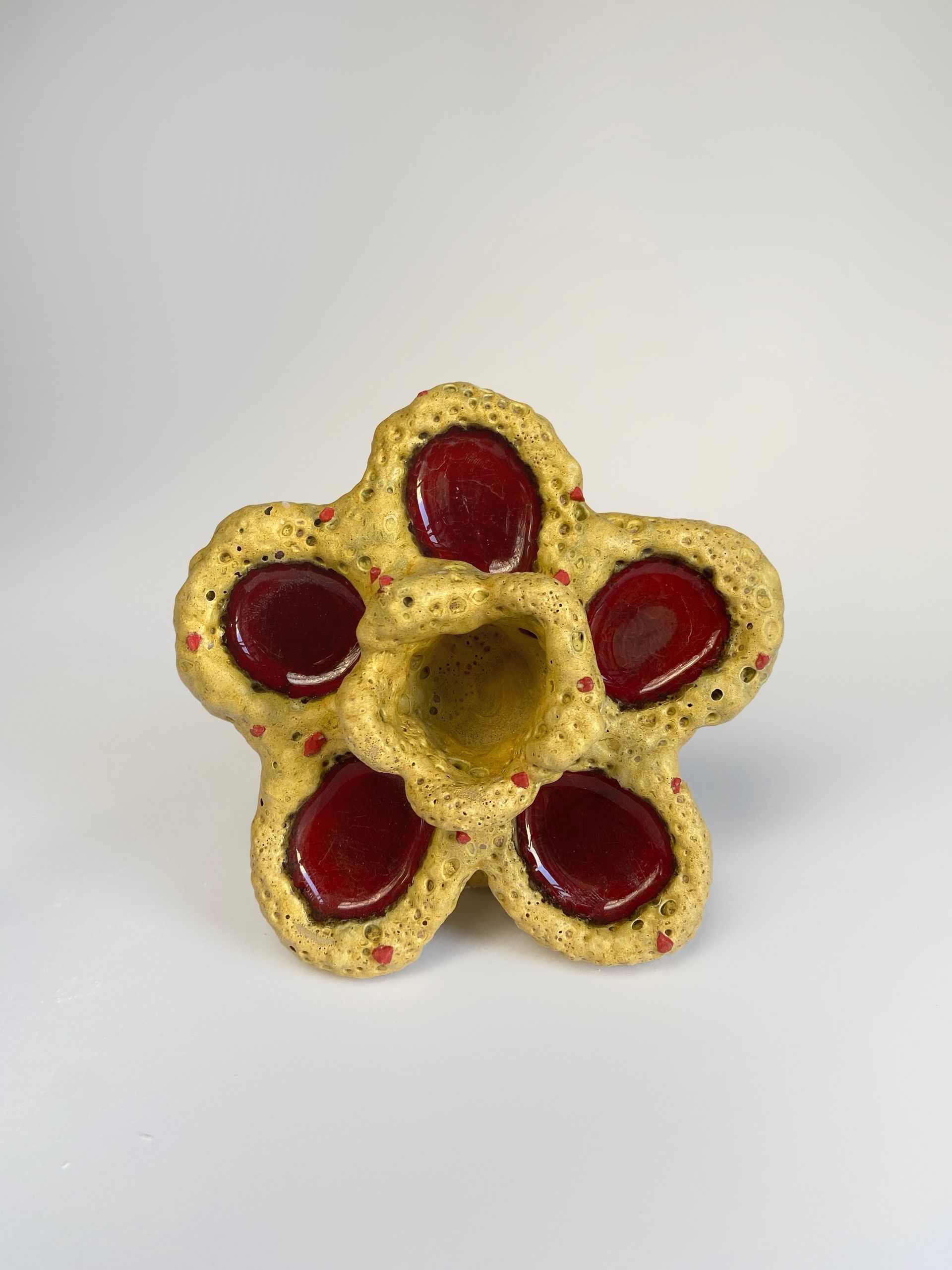 Елизавета Букина (Объект - 
                  11 x 4 см) Подсвечник "Цветочек"