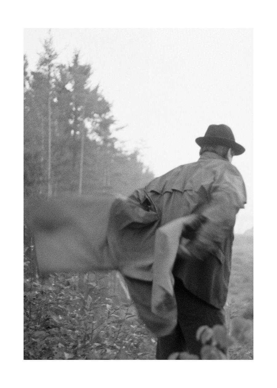 Юлия Бориссова (Фотография - 
                  50 x 70 см) О мужчинах, парящих в воздухе II