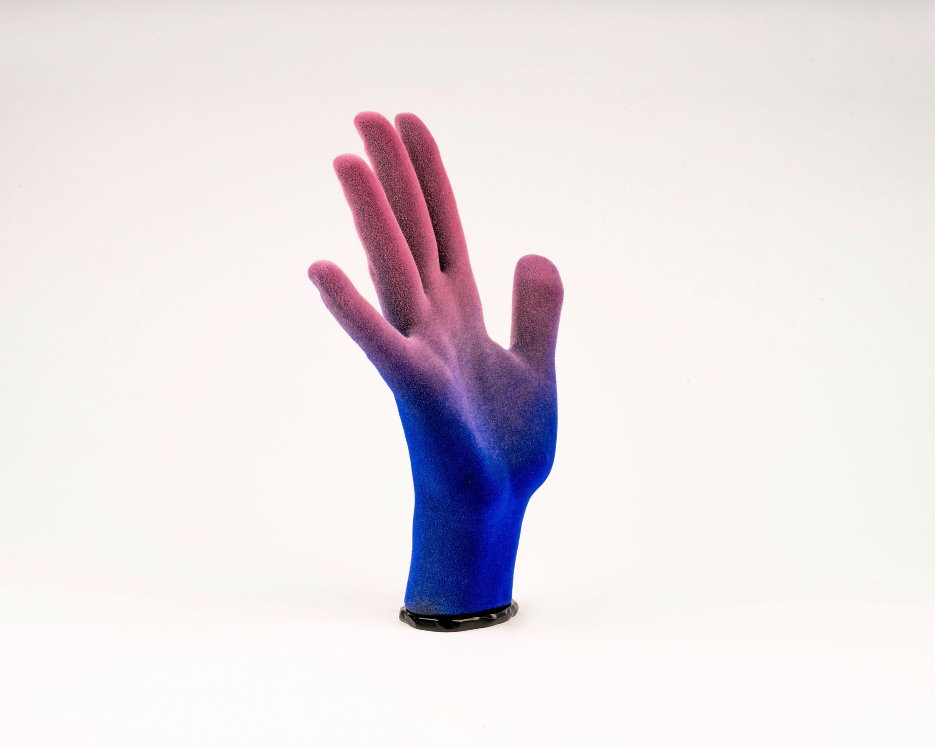 Валерия Витвицкая (Скульптура - 
                  14 x 20 см) Рука художницы (розово-голубая, правая)
