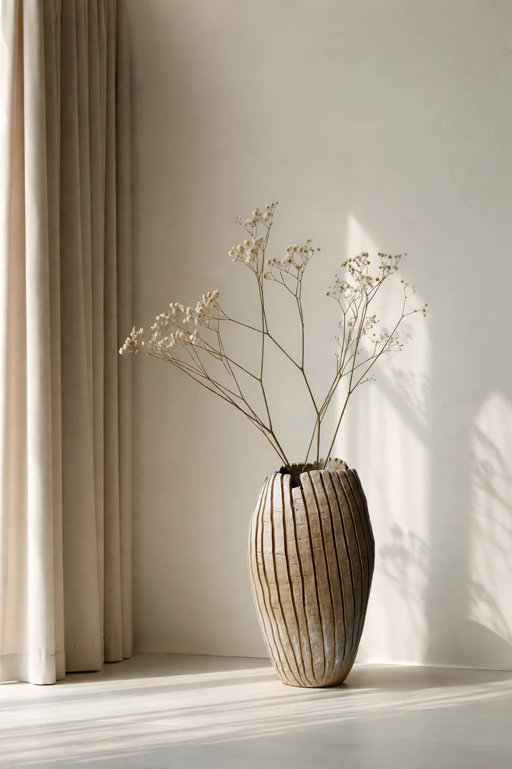 Жанна Сидакова (Скульптура - 
                  14 x 26 см) Ваза "Стойкость"