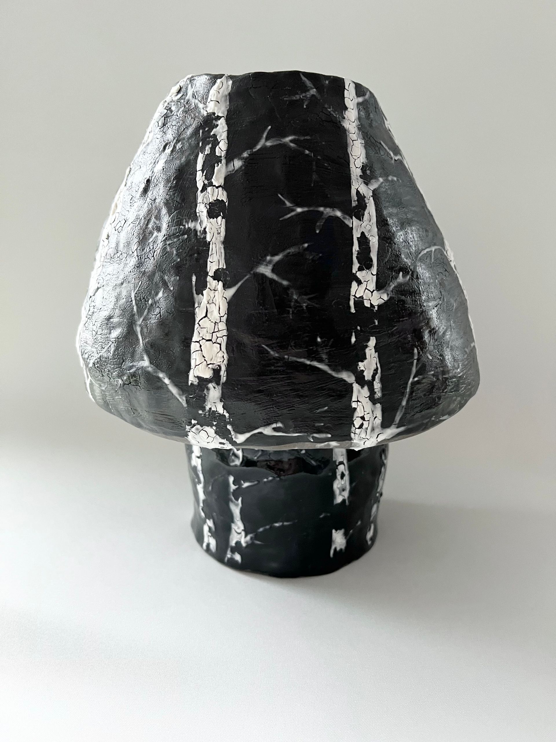 Майя Л (Скульптура - 
                  23 x 24 см) Birch vase