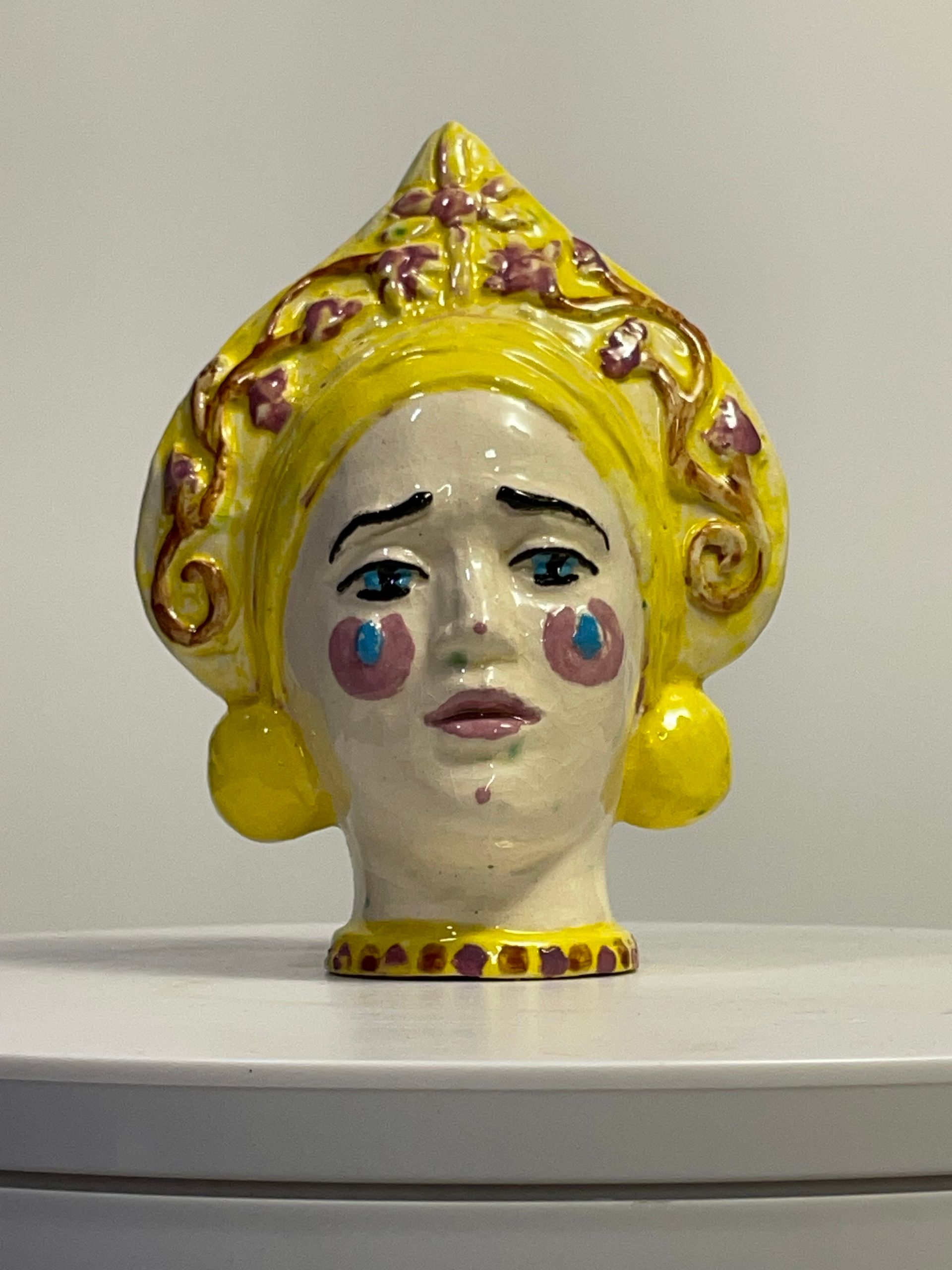 Екатерина Батаева (Скульптура - 
                  14 x 15 см) Несмеяна