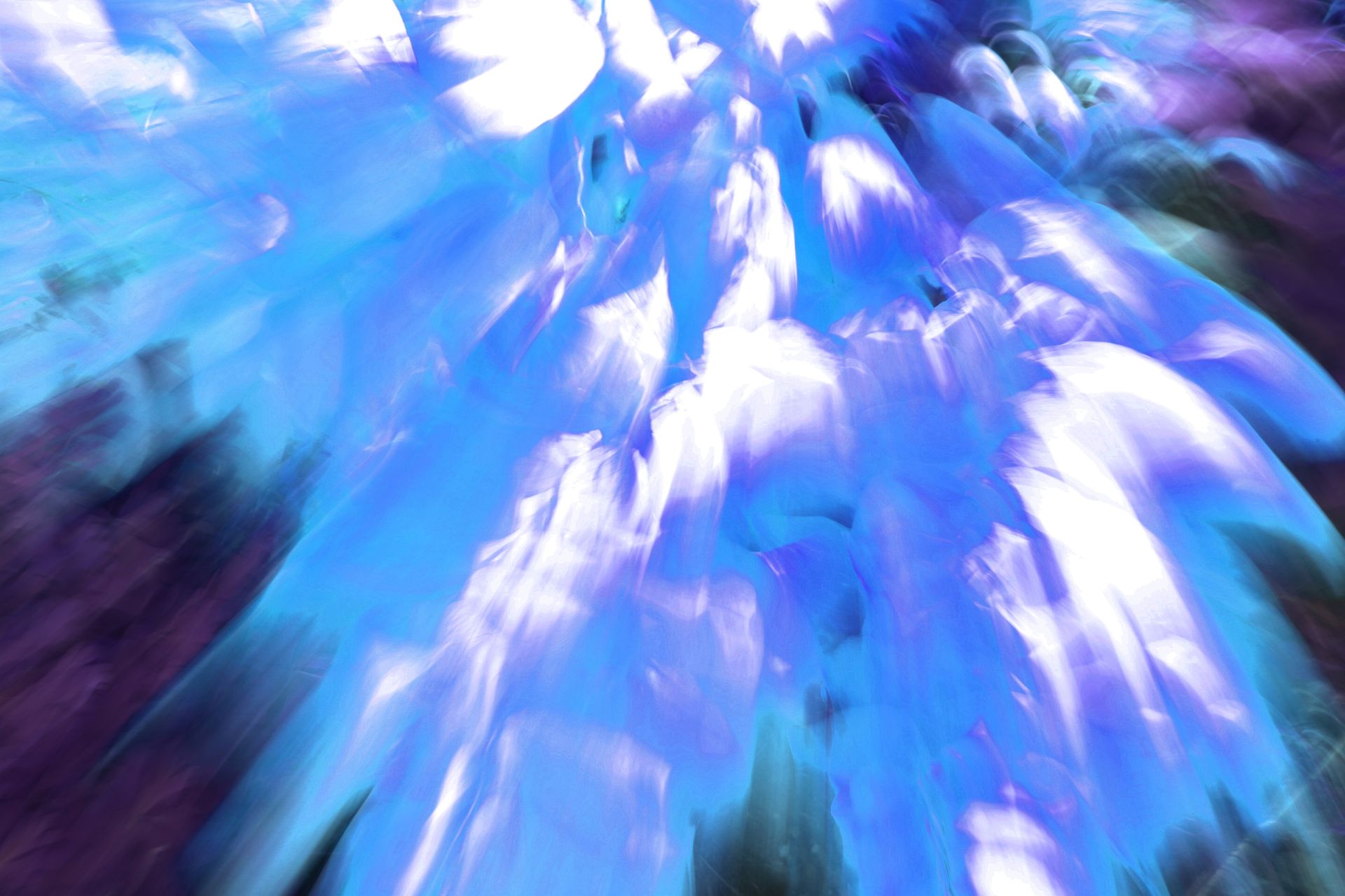 Татьяна Сенчило (Фотография - 
                  100 x 70 см) Из серии "Исчезнуть, замолчать, услышать"