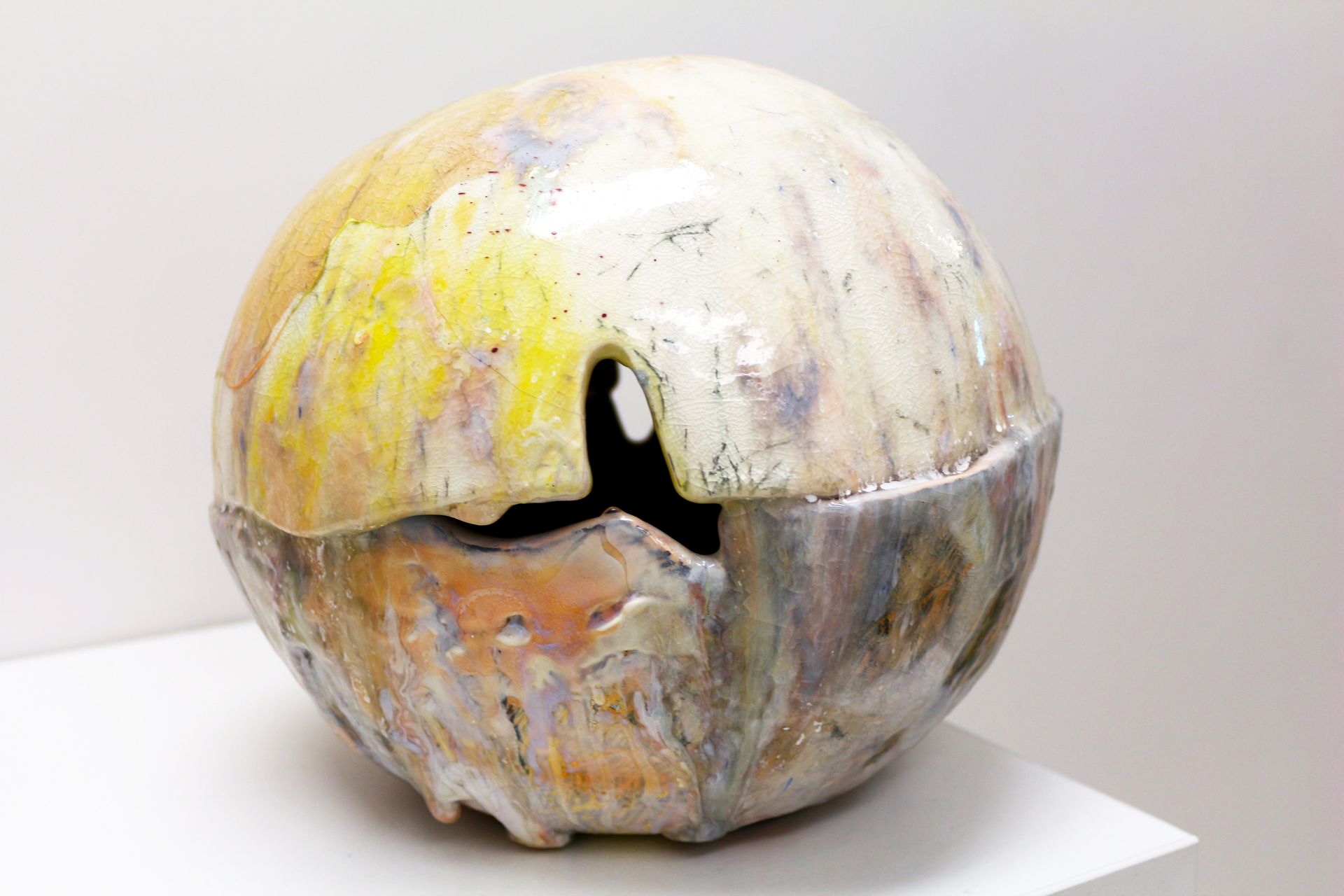 Света Исаева (Скульптура - 
                  26 x 22 см) Венера