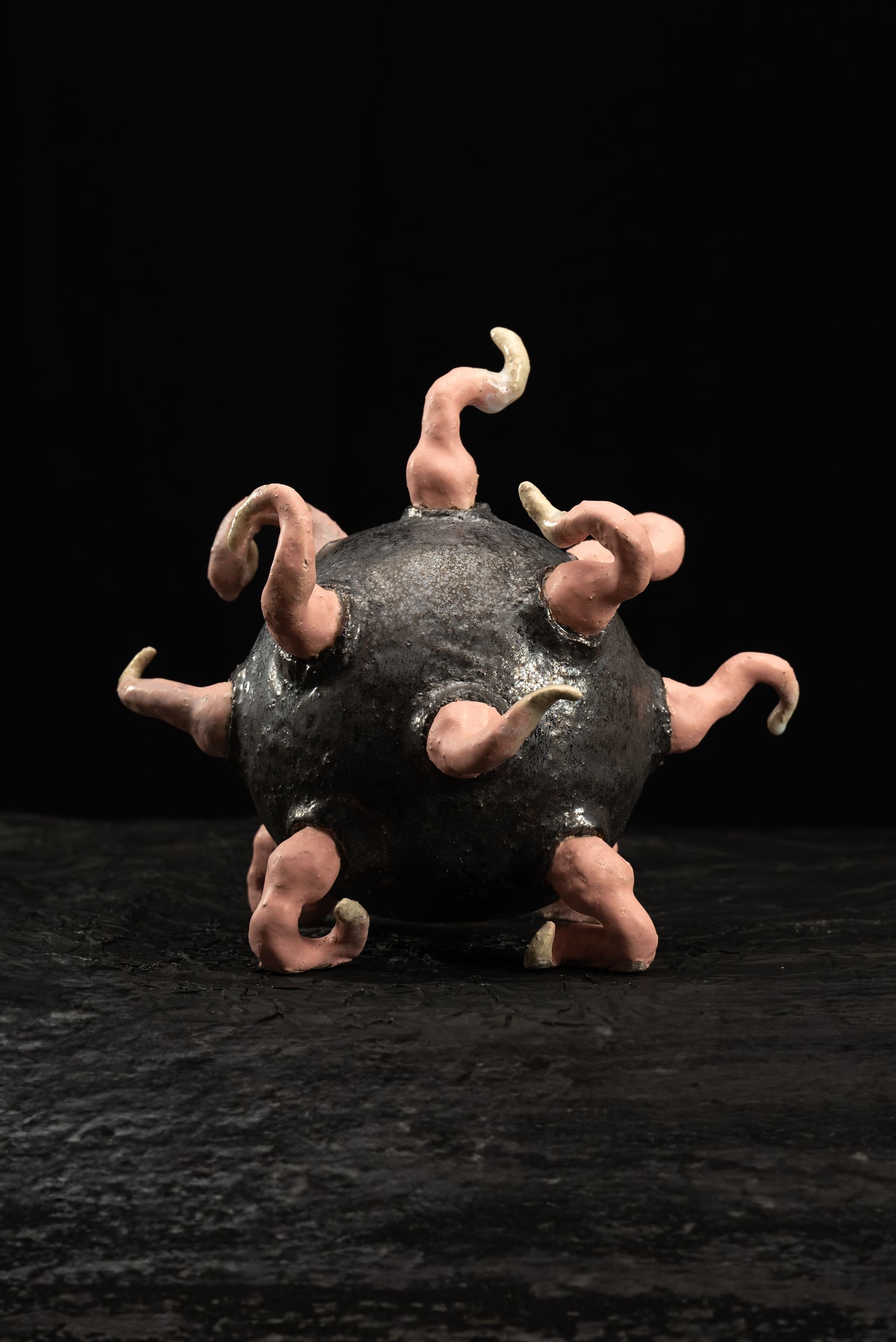 Дарья Горячкина (Скульптура - 
                  32 x 27 см) Точка нуля