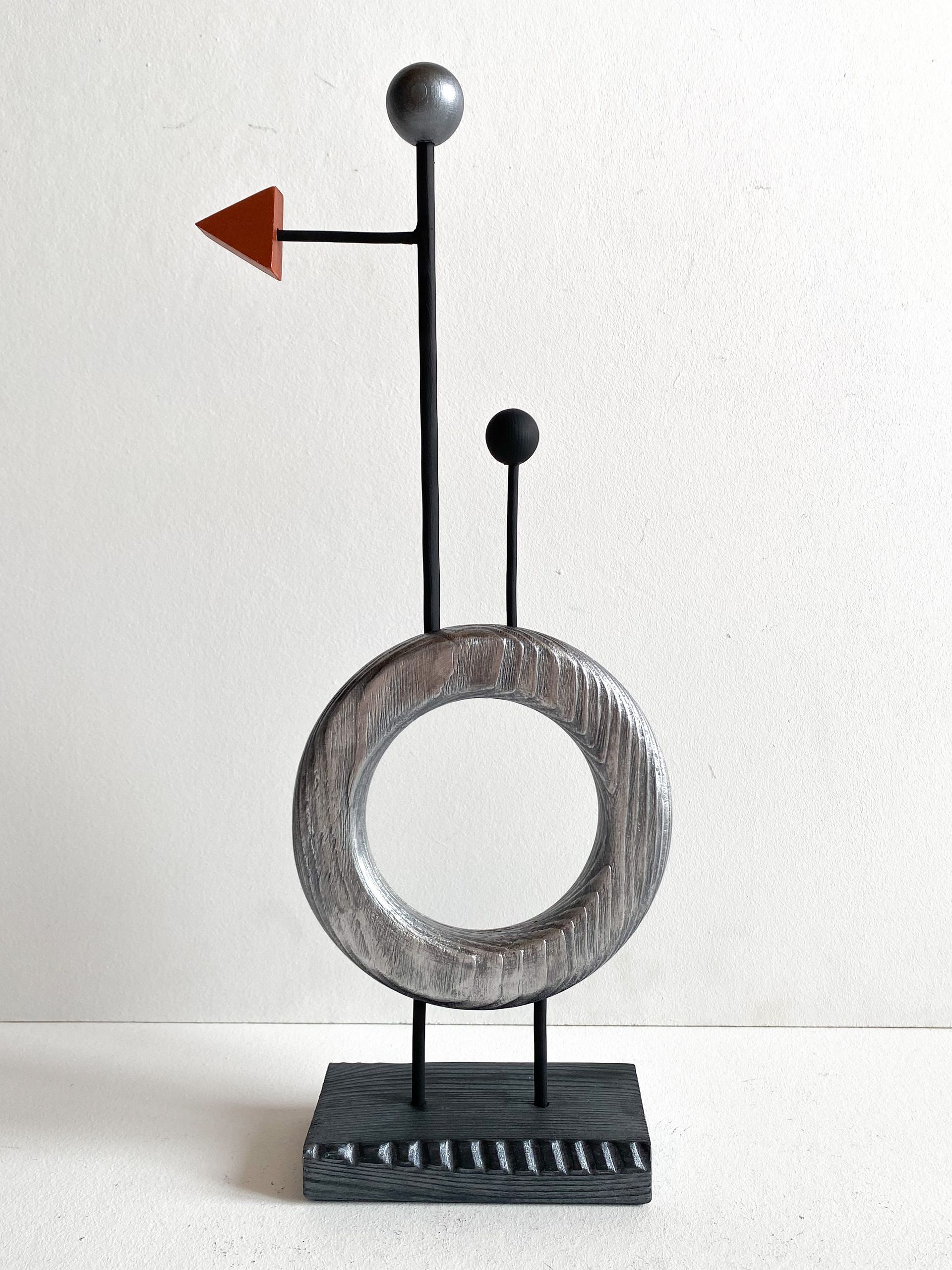 Роман Рыбянец (Скульптура - 
                  19 x 42 см) Супрематический знак N2