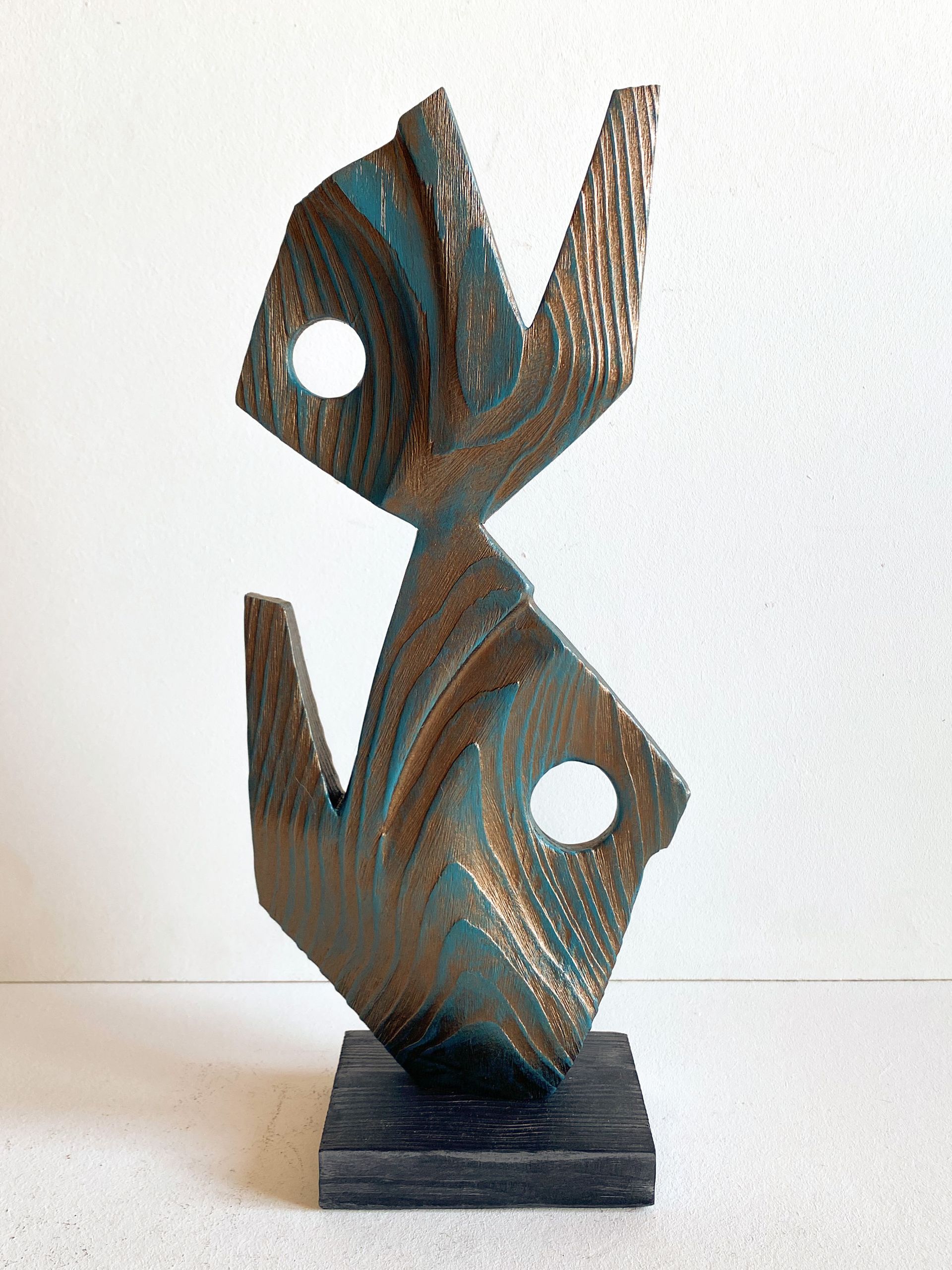 Роман Рыбянец (Скульптура - 
                  15 x 36 см) Рыбы Зодиак