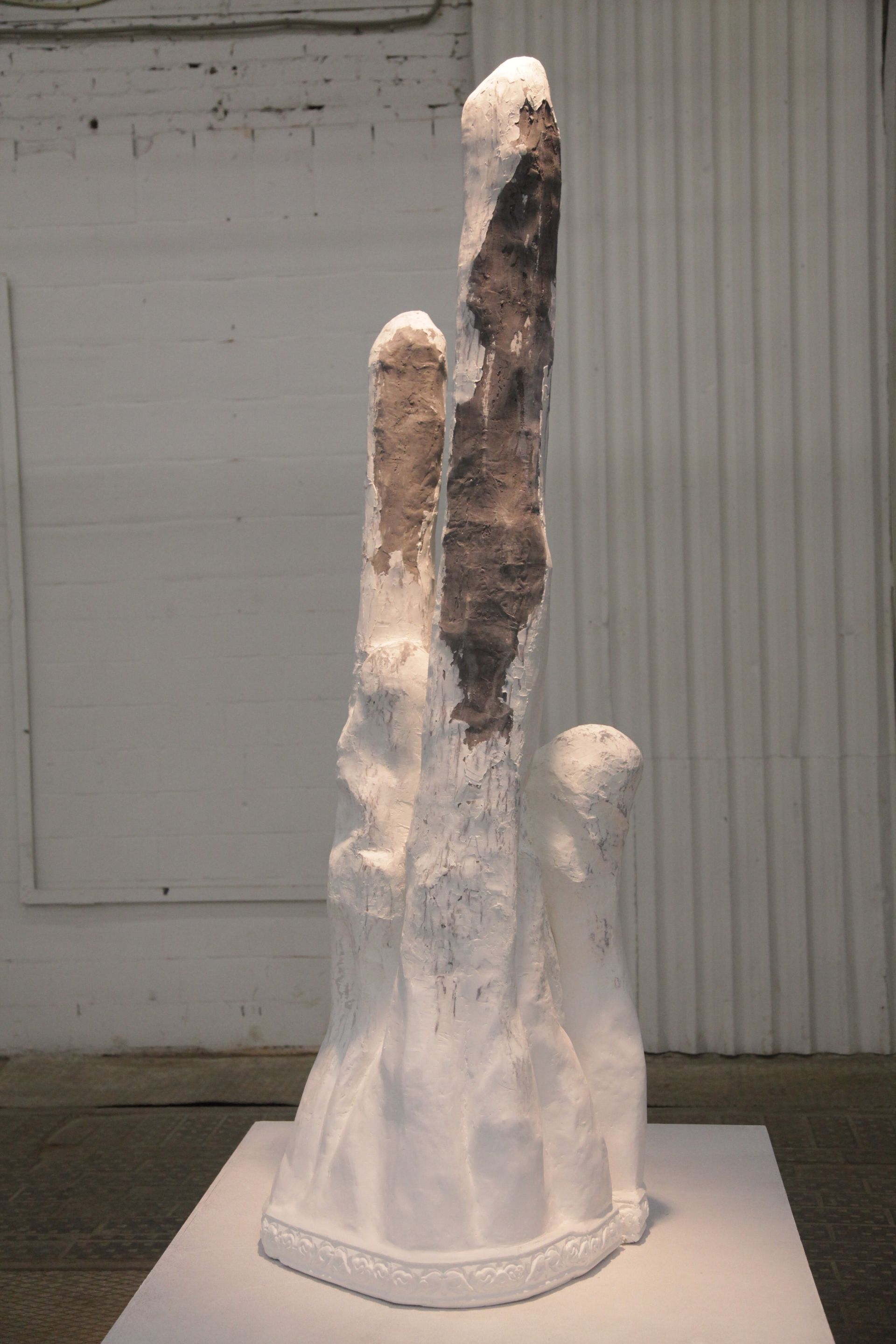 Дмитрий Булныгин (Скульптура - 
                  70 x 180 см) Из серии "Термитники-2"