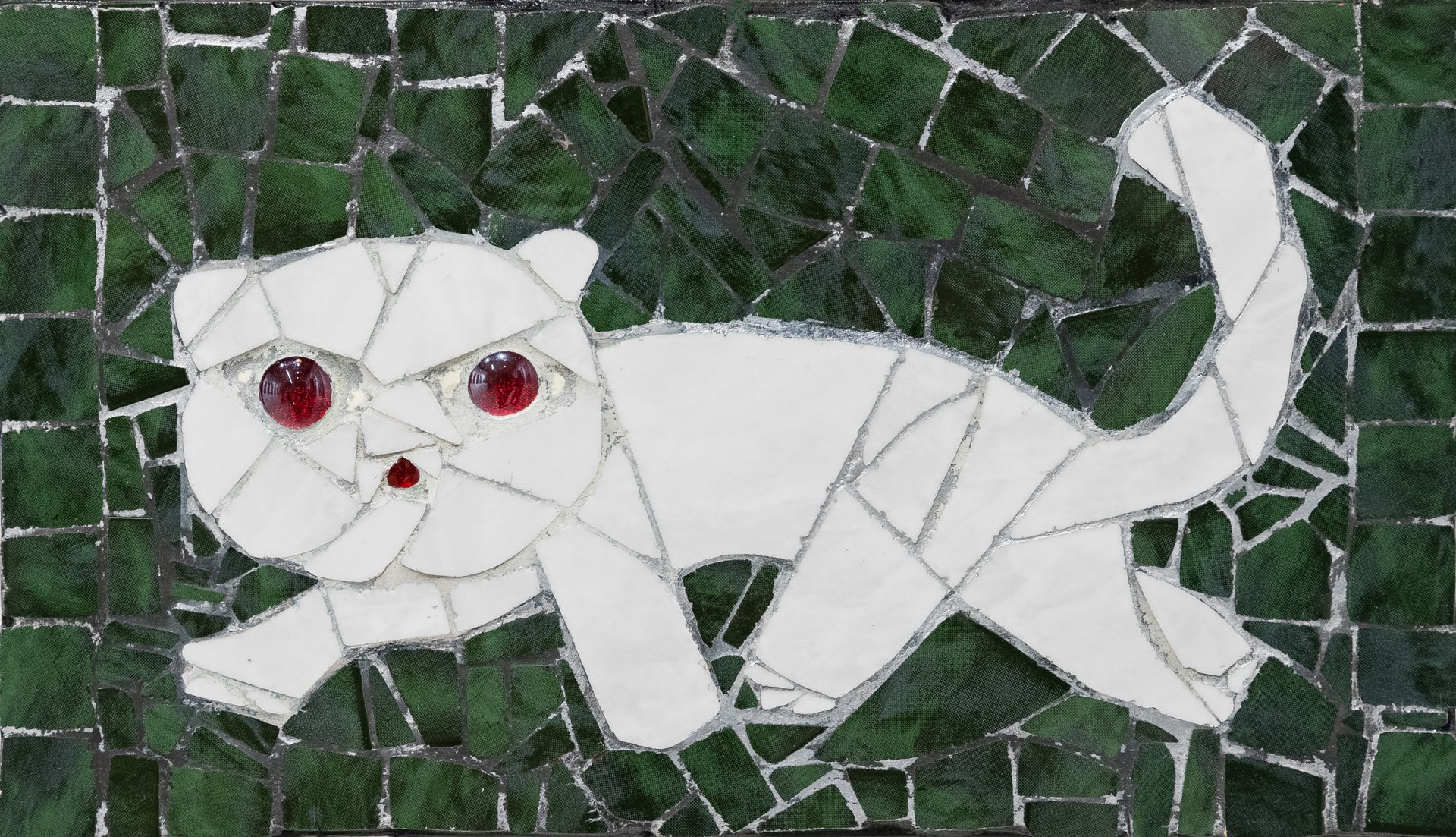 Татьяна Будяк (Объект - 
                  20 x 35 см) Кот на зеленом фоне