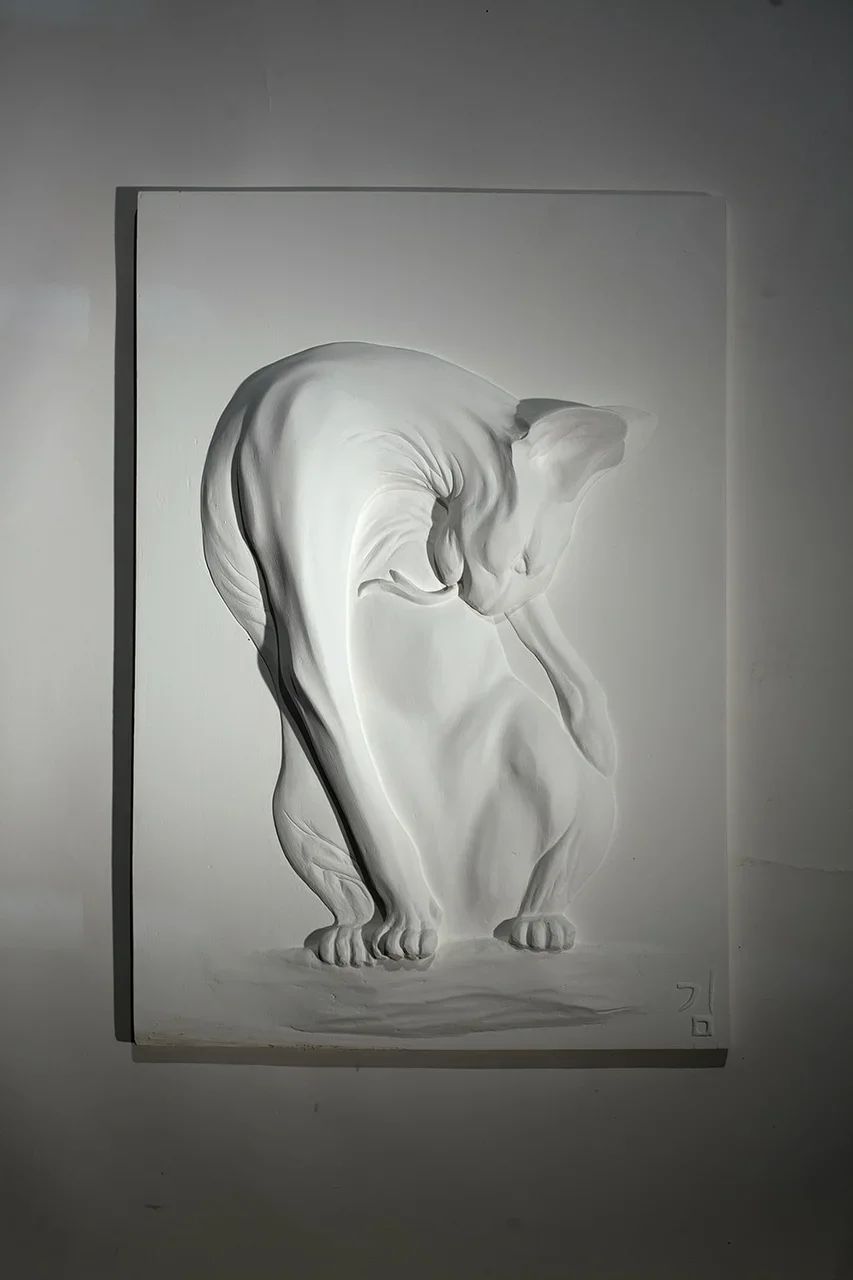 Леонид Ким (Скульптура - 
                  41 x 61 см) Барельеф "Сфинкс"