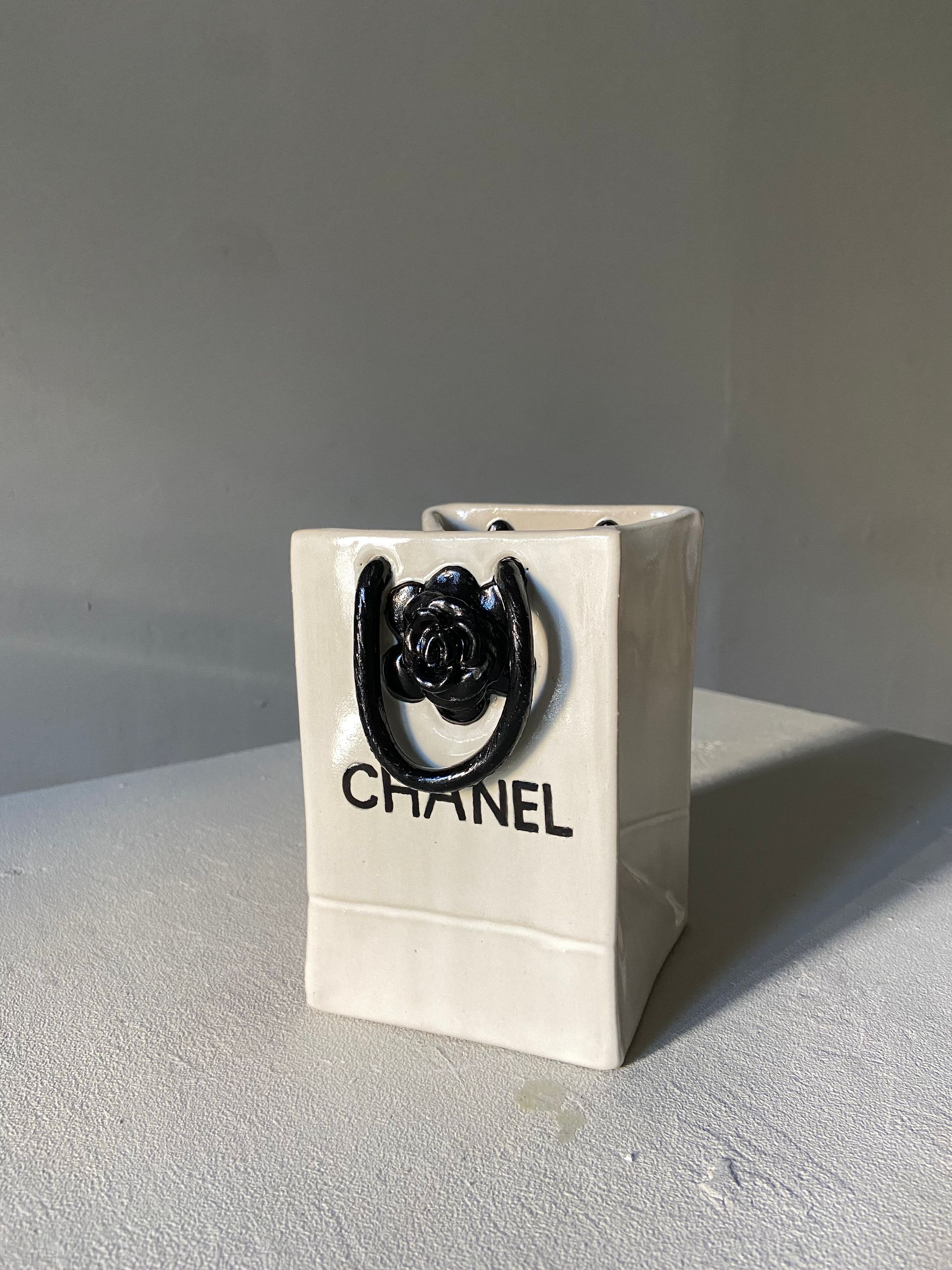 Елизавета Букина (Скульптура - 
                  9.5 x 13.8 см) Ваза "CHANEL" (size S)
