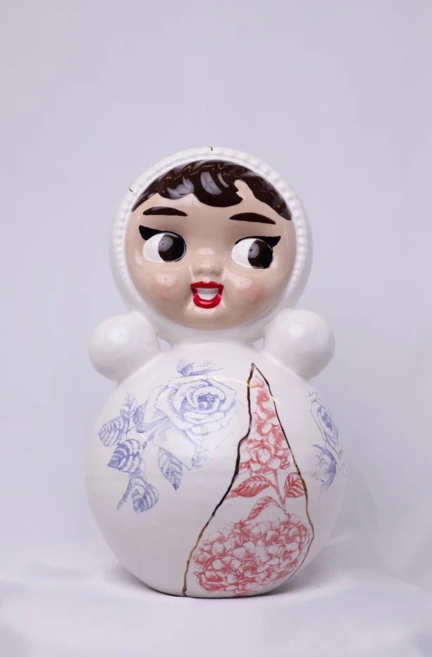 Ирина Веселова (Объект - 
                  23 x 40 см) Неваляшка Нина Золотое наследие