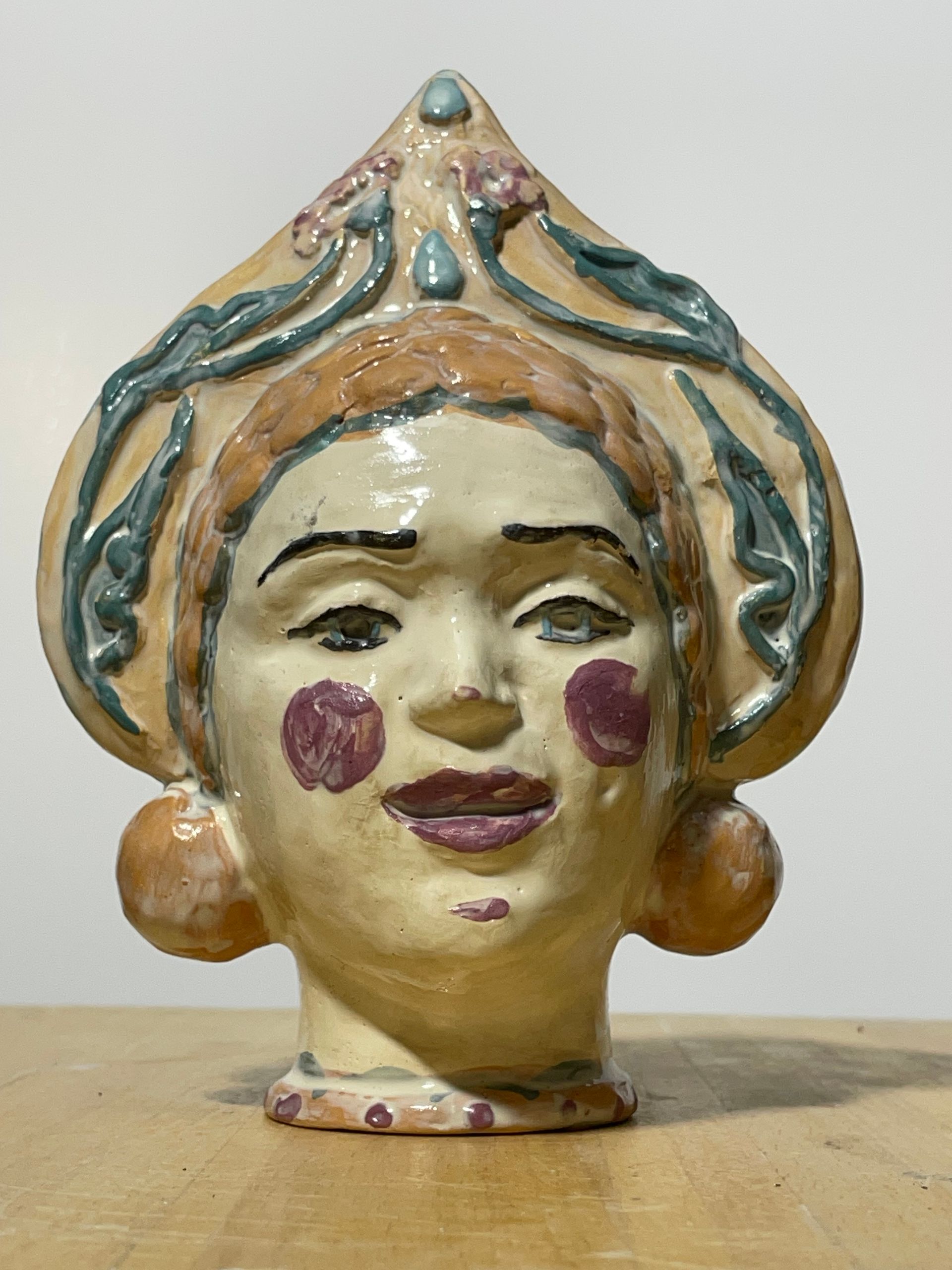 Екатерина Батаева (Скульптура - 
                  14 x 15 см) Несмеяна