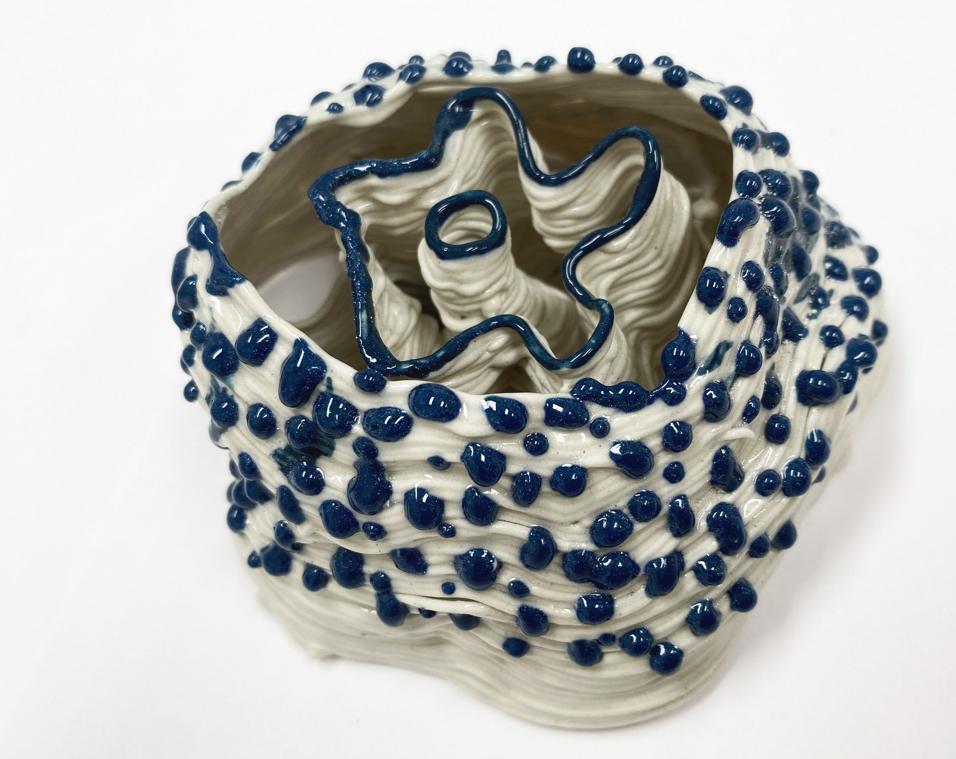 Анастасия Андреичева (Скульптура - 
                  11 x 6 см) Устрицы желаний