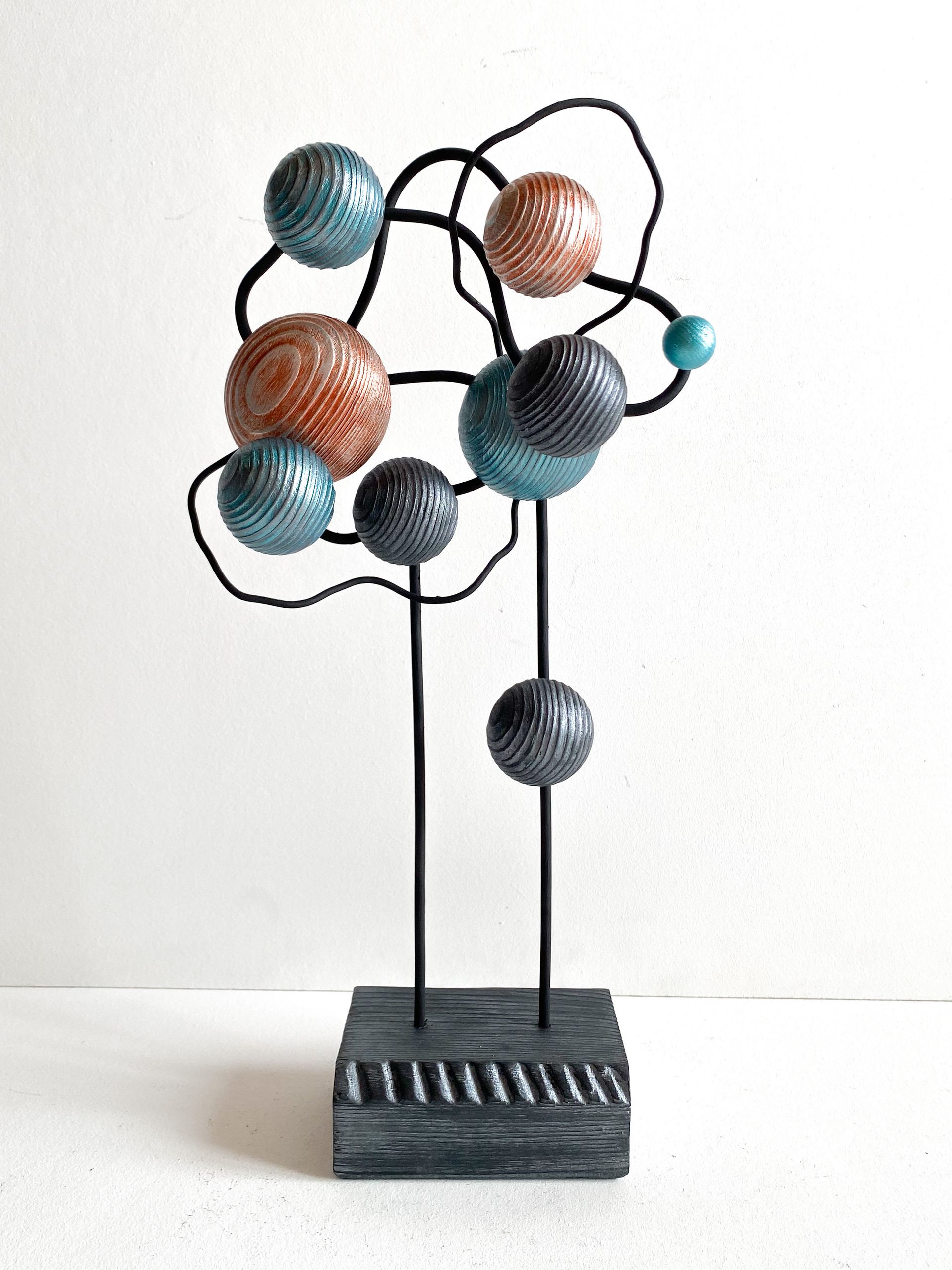 Роман Рыбянец (Скульптура - 
                  22 x 44 см) Рождение Туманности №6