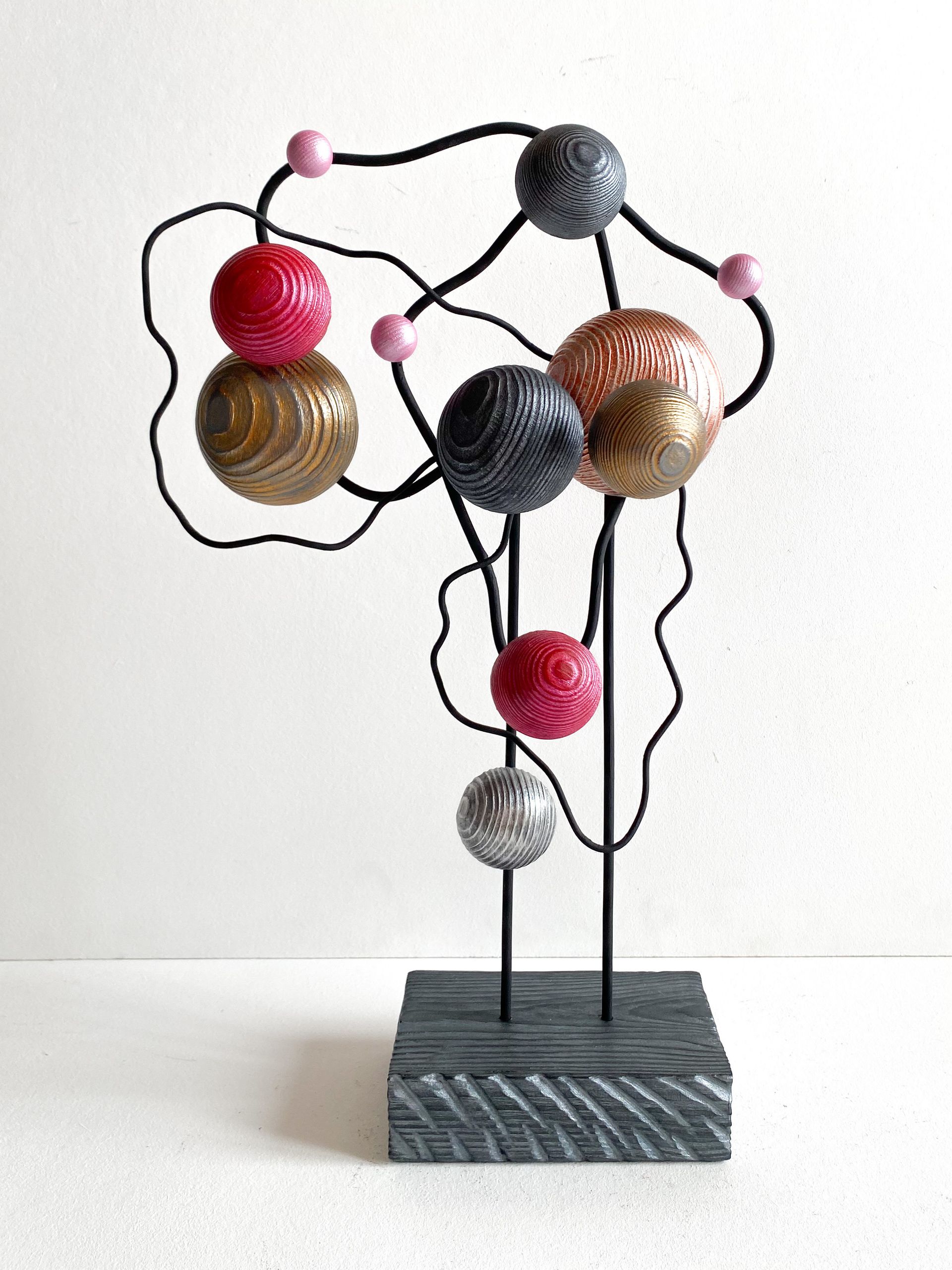 Роман Рыбянец (Скульптура - 
                  28 x 47 см) Рождение Туманности №7