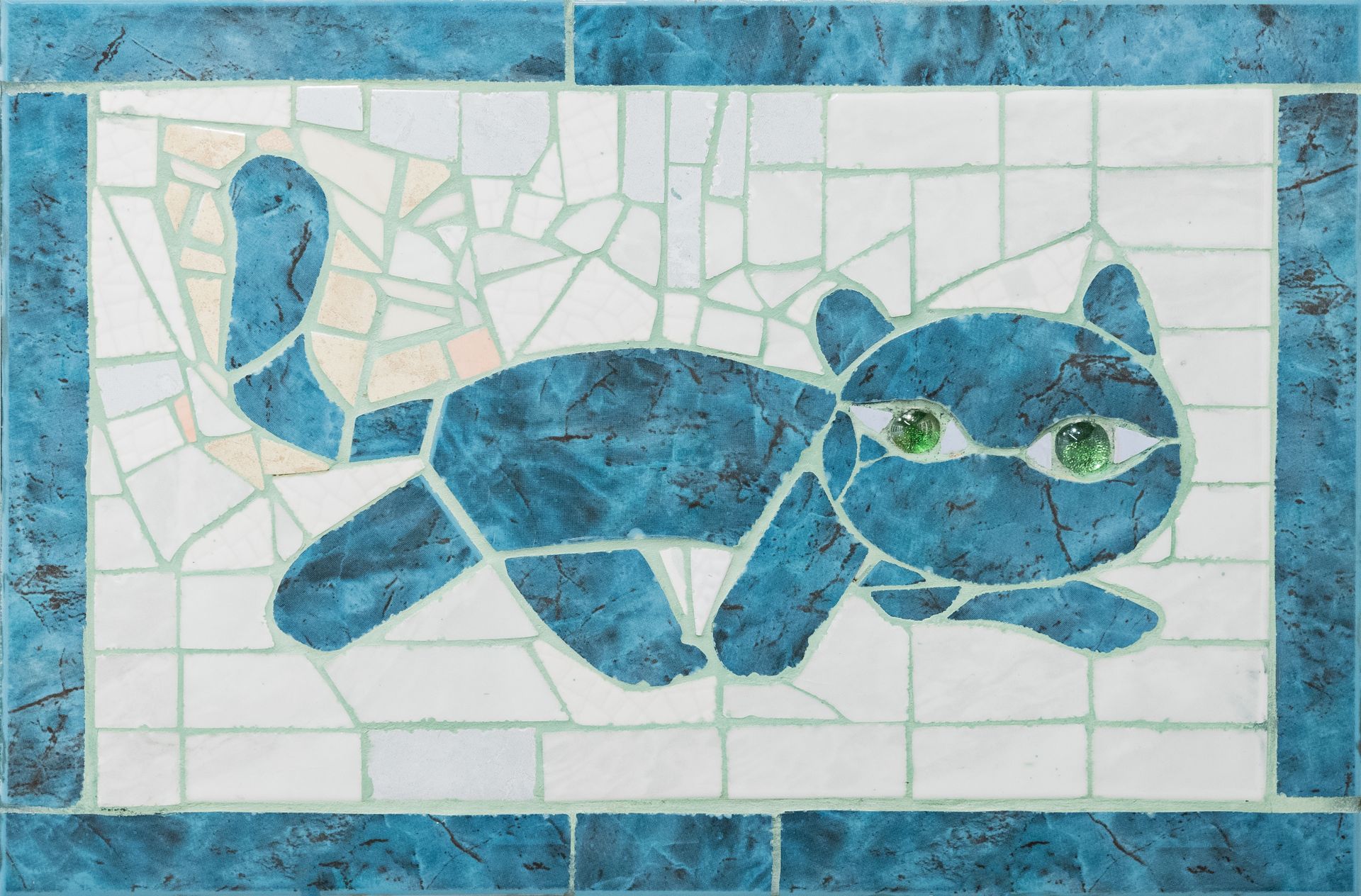 Татьяна Будяк (Объект - 
                  26 x 39 см) Кот голубой на сером фоне с голубым кантом