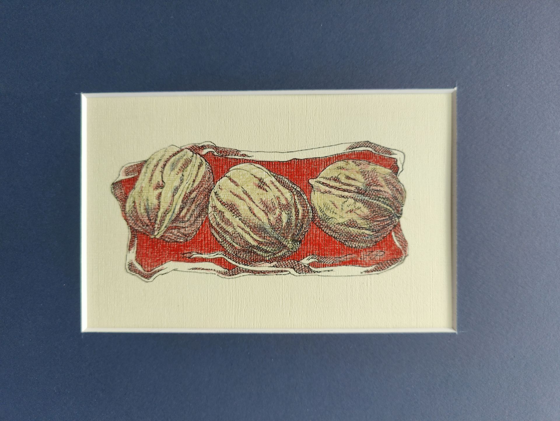 Наталия Рокотова (Авторская графика - 
                  25 x 19.8 см) 3 орешка