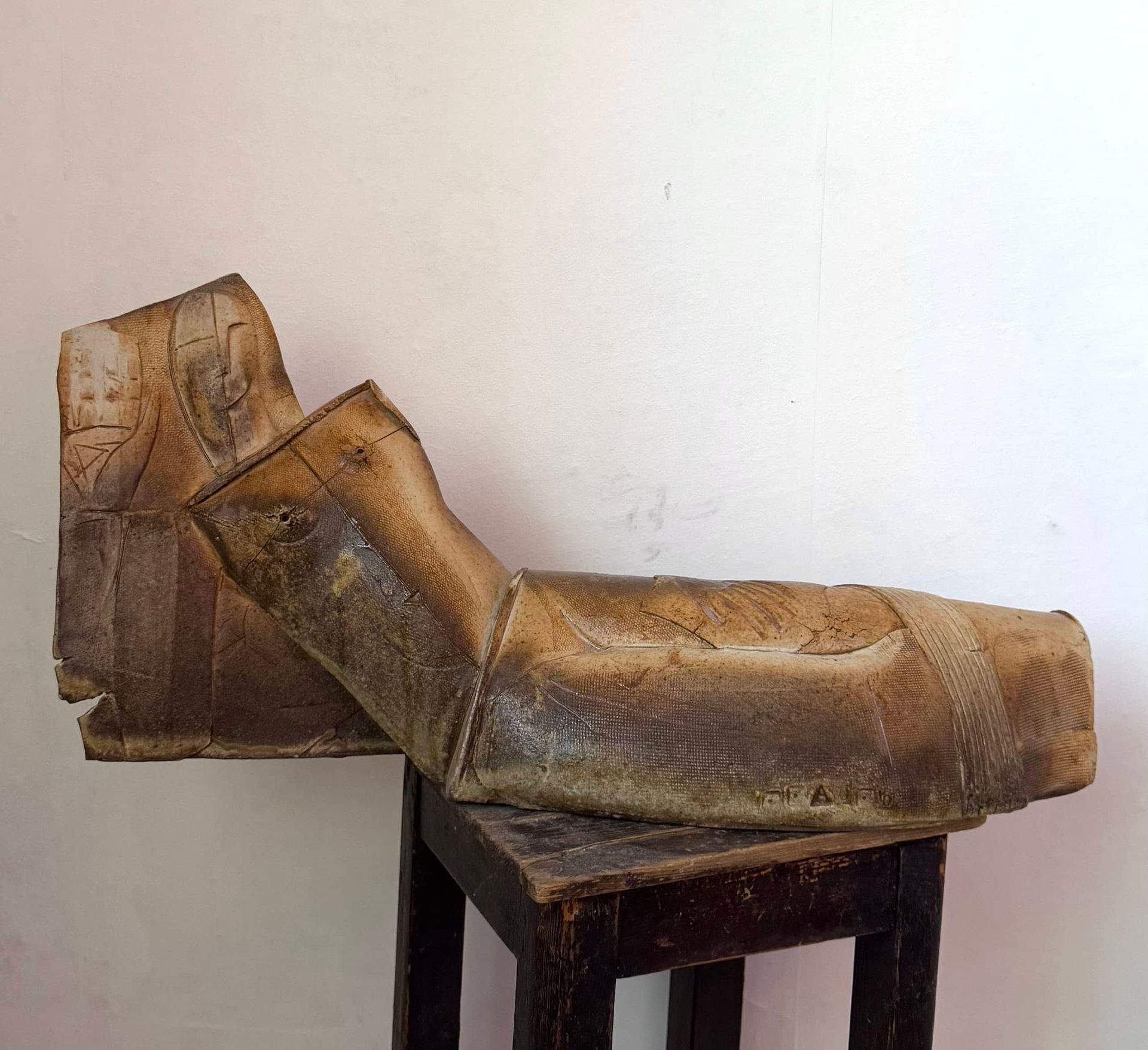 Оксана Афанасьева (Скульптура - 
                  57 x 28.5 см) Из серии "People"