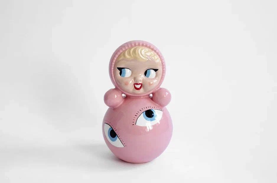 Ирина Веселова (Объект - 
                  23 x 40 см) Неваляшка Нина Загадка
