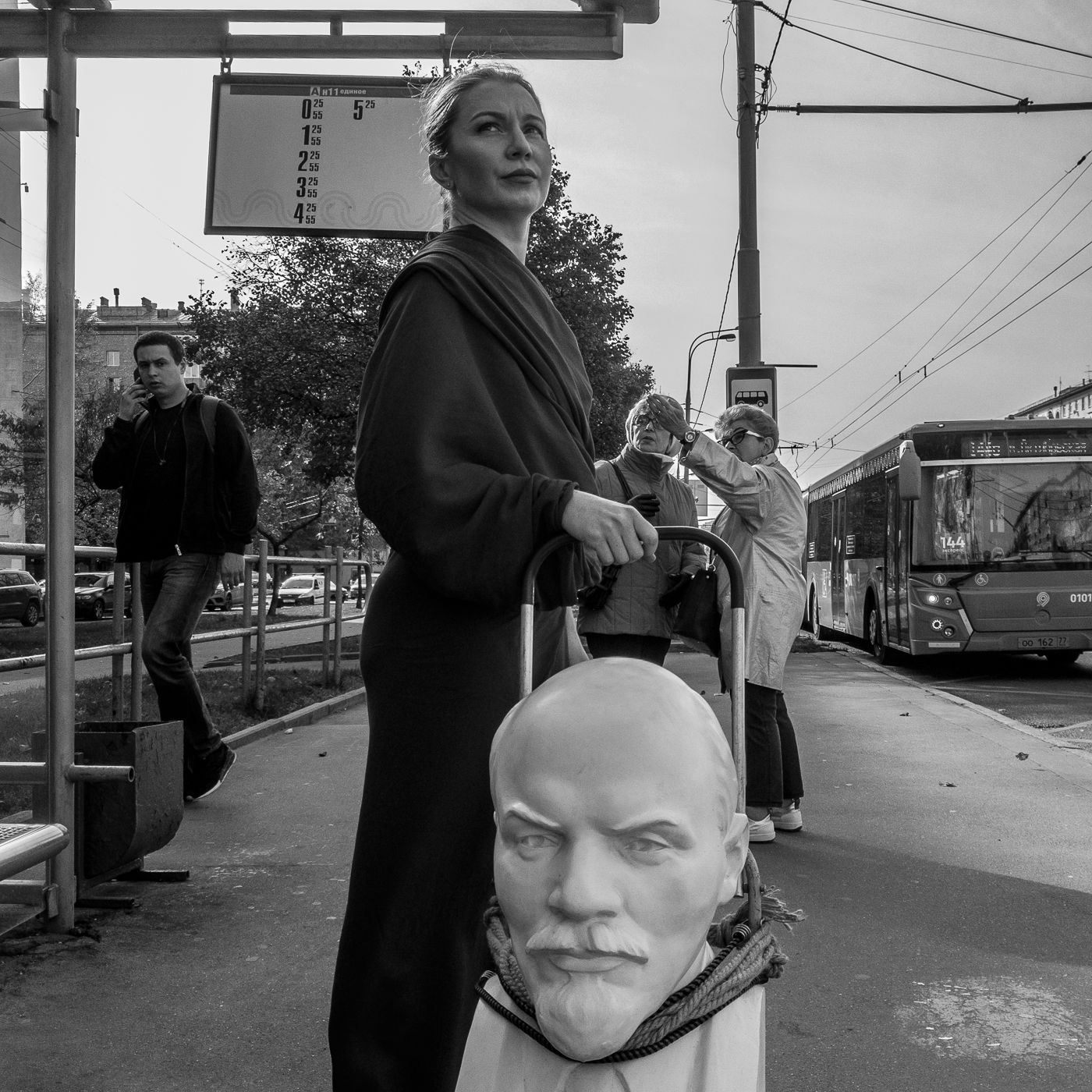 Анастасия Белова (Фотография - 
                  60 x 60 см) Прогулка с Ильичом