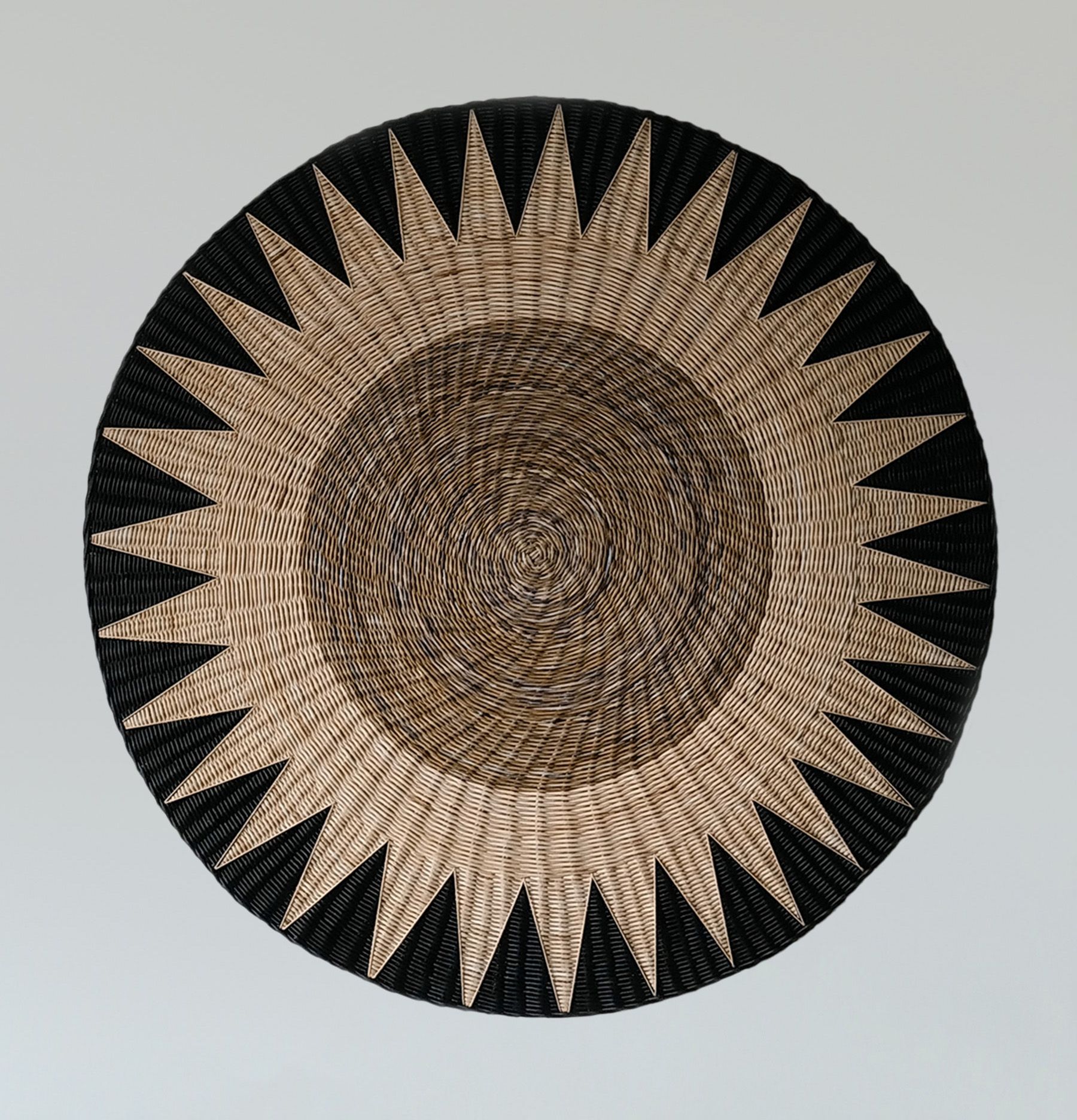 Валерия Корельская (Объект - 
                  100 x 100 см) Панно "Солнце"