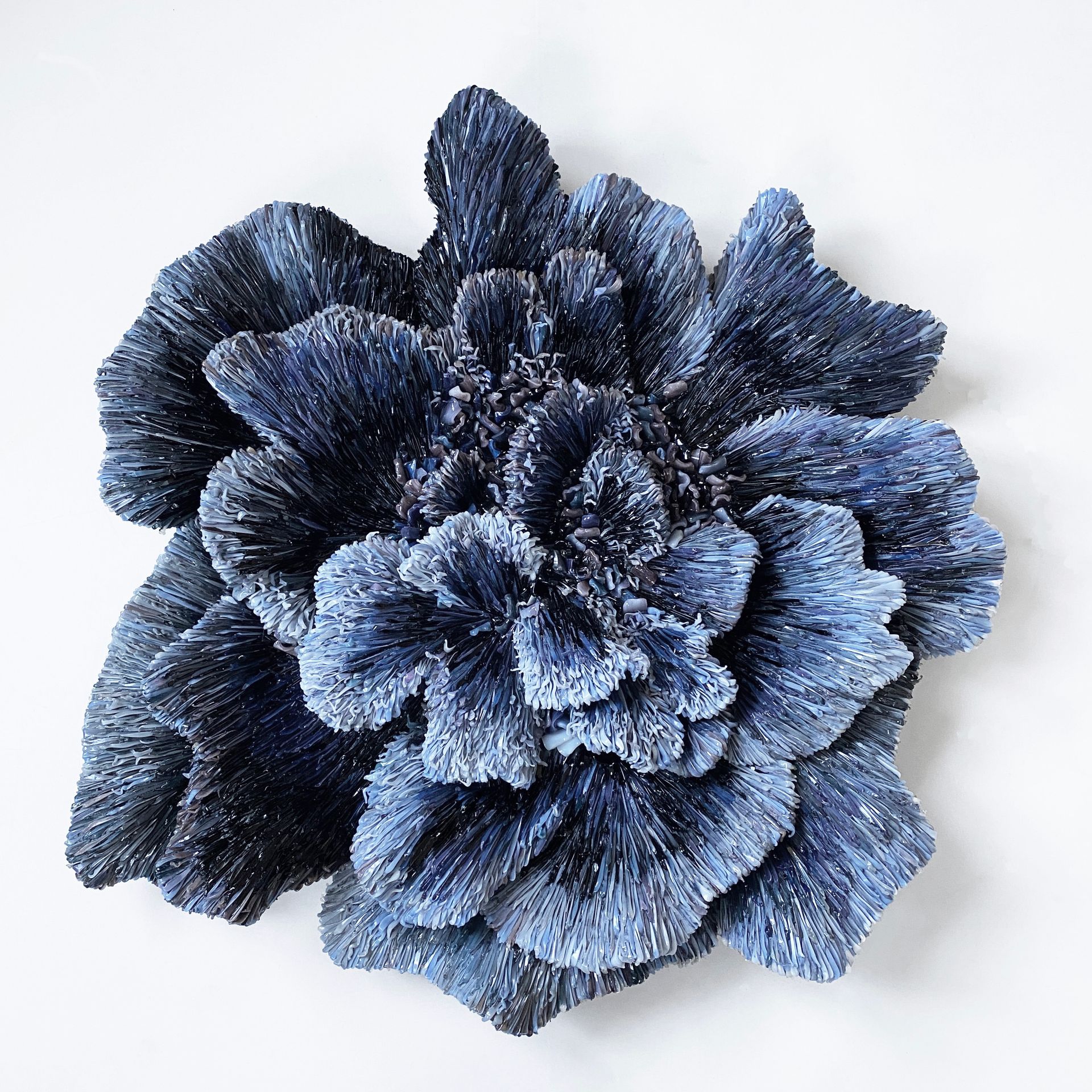 Елена Кириллова (Скульптура - 
                  77 x 66 см) Хорошо, что нас двое. Часть 1