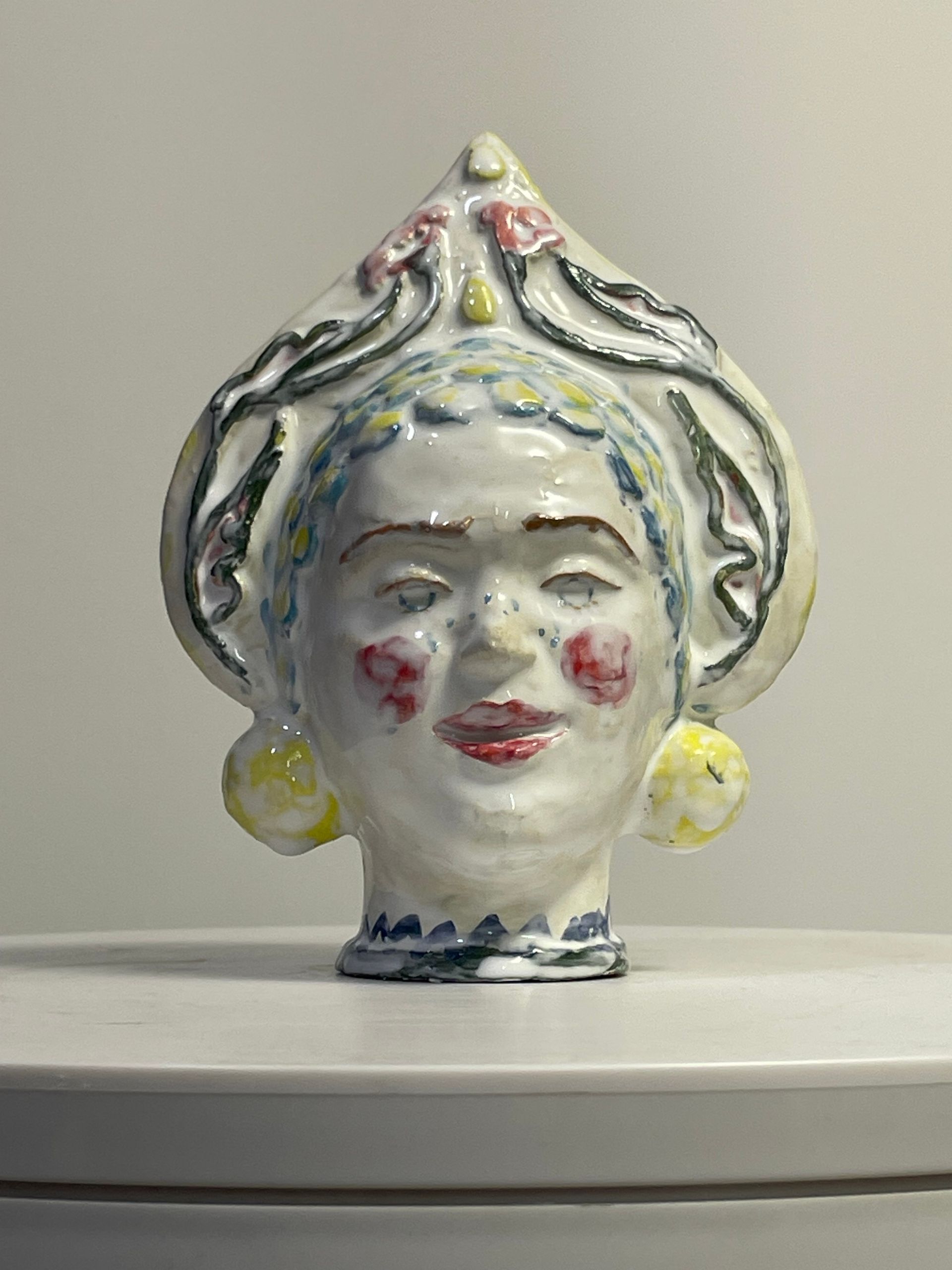 Екатерина Батаева (Скульптура - 
                  14 x 15 см) Несмеяна