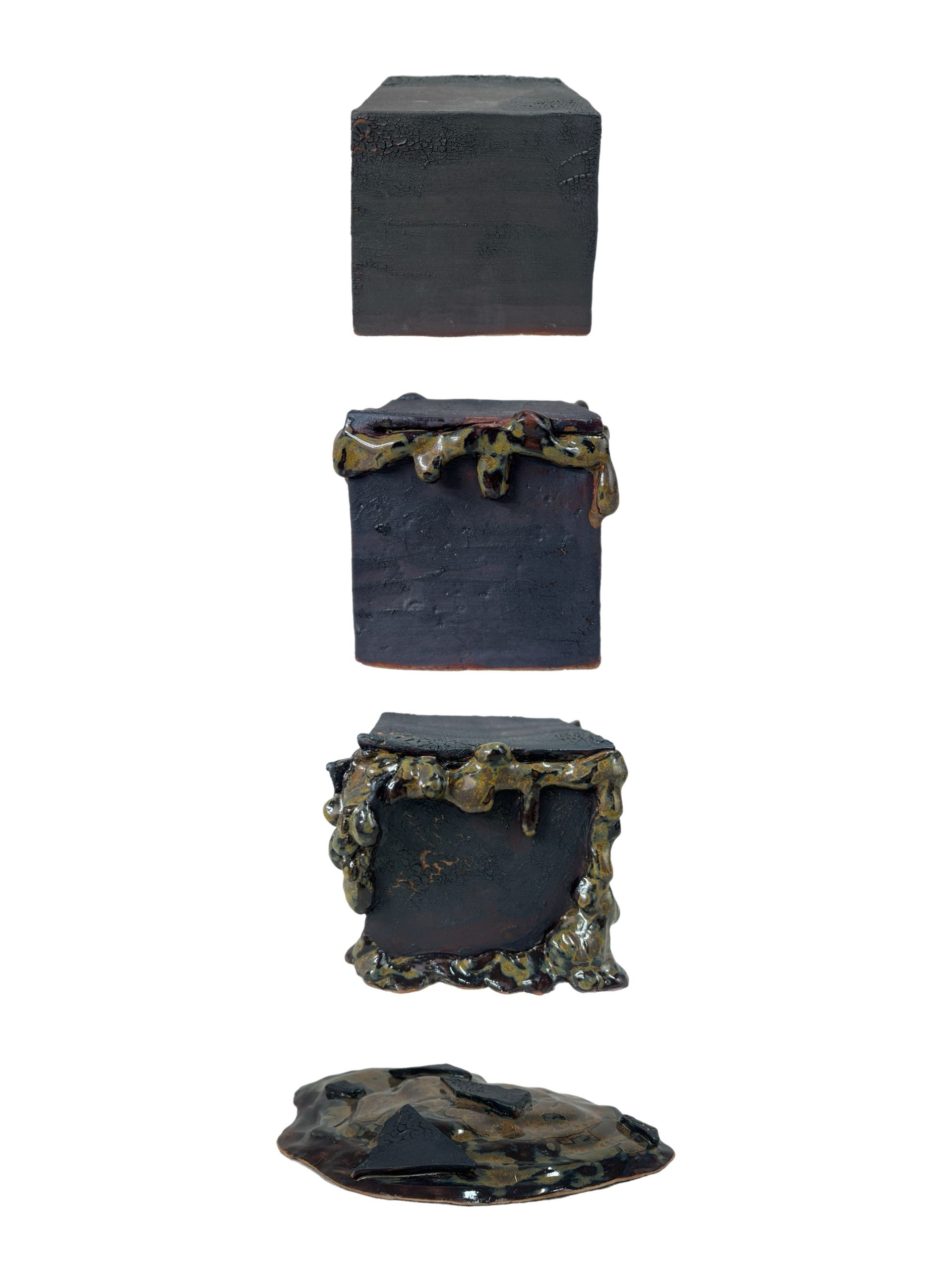 Алина Ващенко (Скульптура - 
                  10 x 10 см) Черный куб